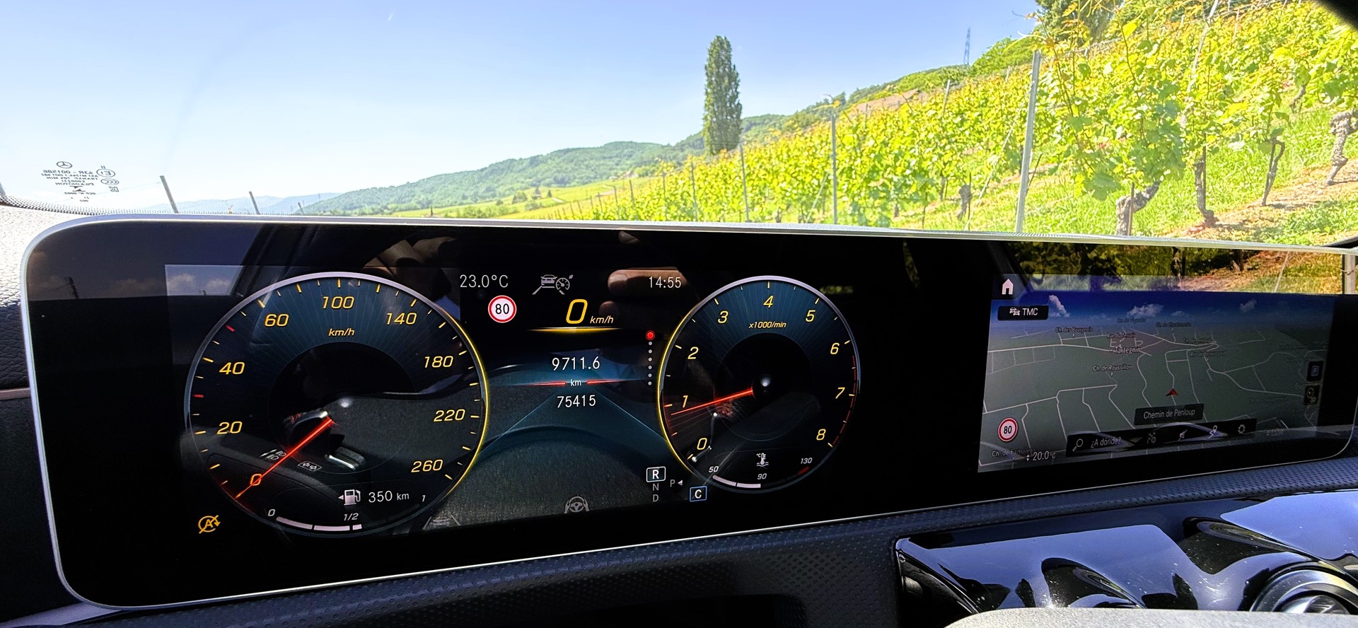 MERCEDES-BENZ A 200 AMG Line 7G-DCT-image-22