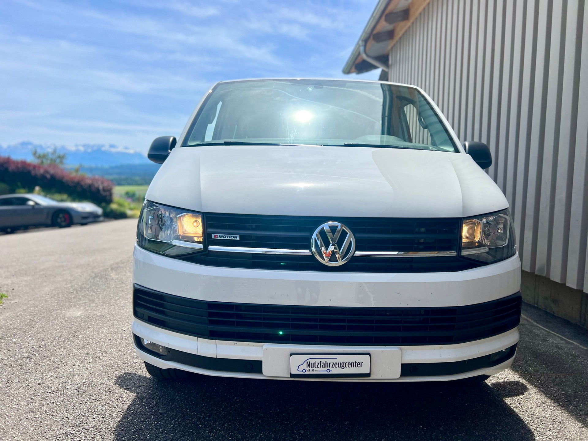 VW T6 Multivan 2.0 TDI Comfortline 4Motion DSG by Nutzfahrzeugcenter Seetal-image-2