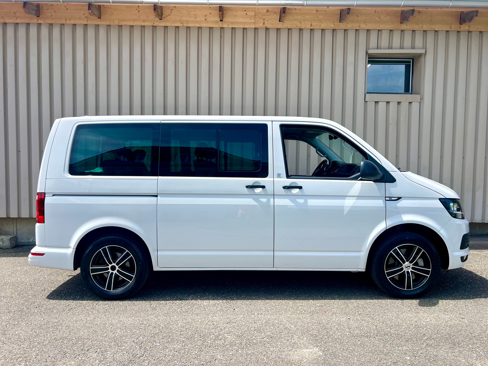 VW T6 Multivan 2.0 TDI Comfortline 4Motion DSG by Nutzfahrzeugcenter Seetal-image-7