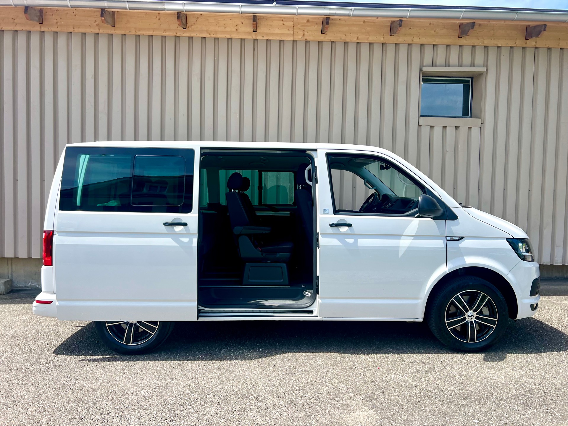 VW T6 Multivan 2.0 TDI Comfortline 4Motion DSG by Nutzfahrzeugcenter Seetal-image-8