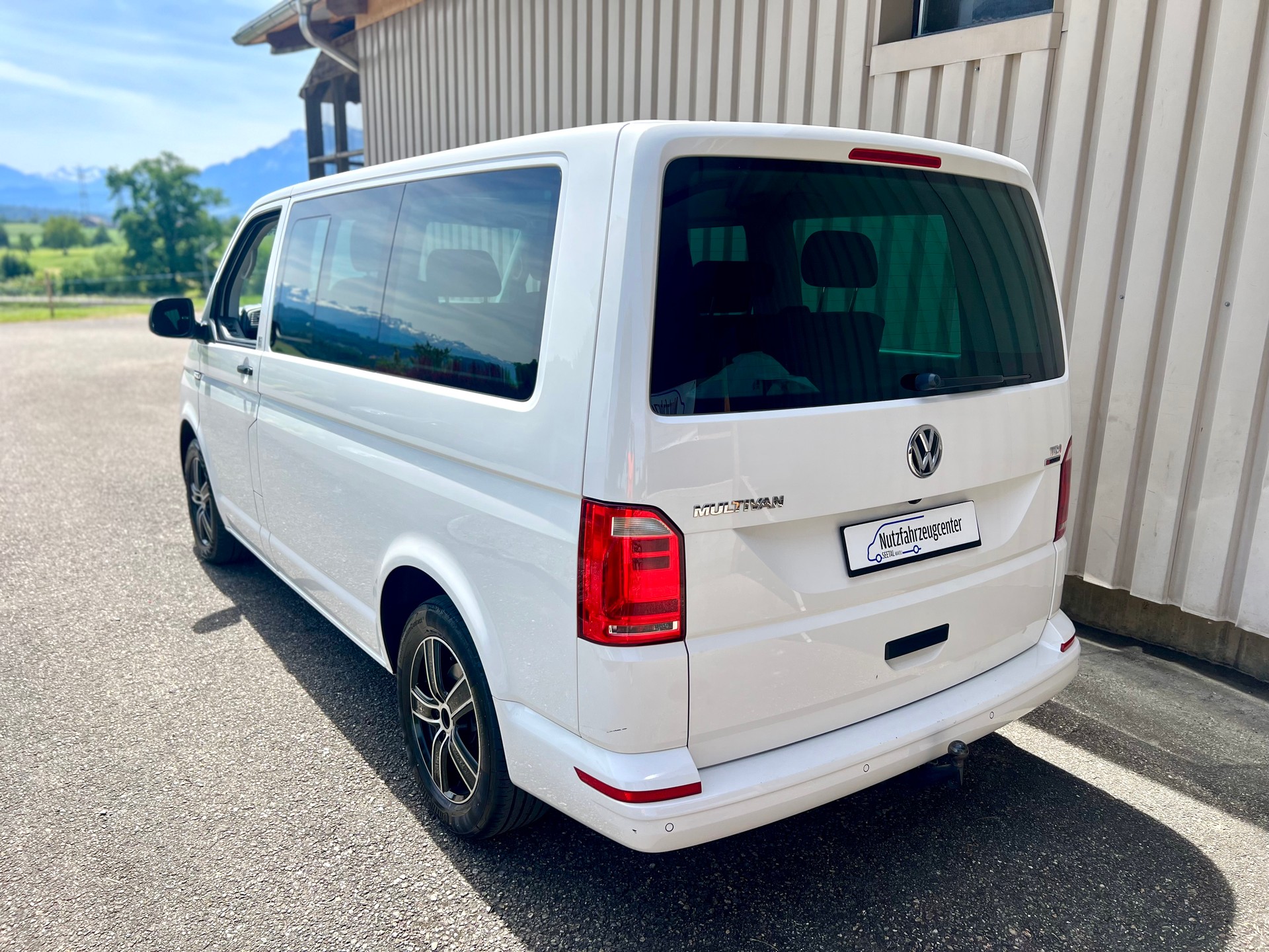 VW T6 Multivan 2.0 TDI Comfortline 4Motion DSG by Nutzfahrzeugcenter Seetal-image-5