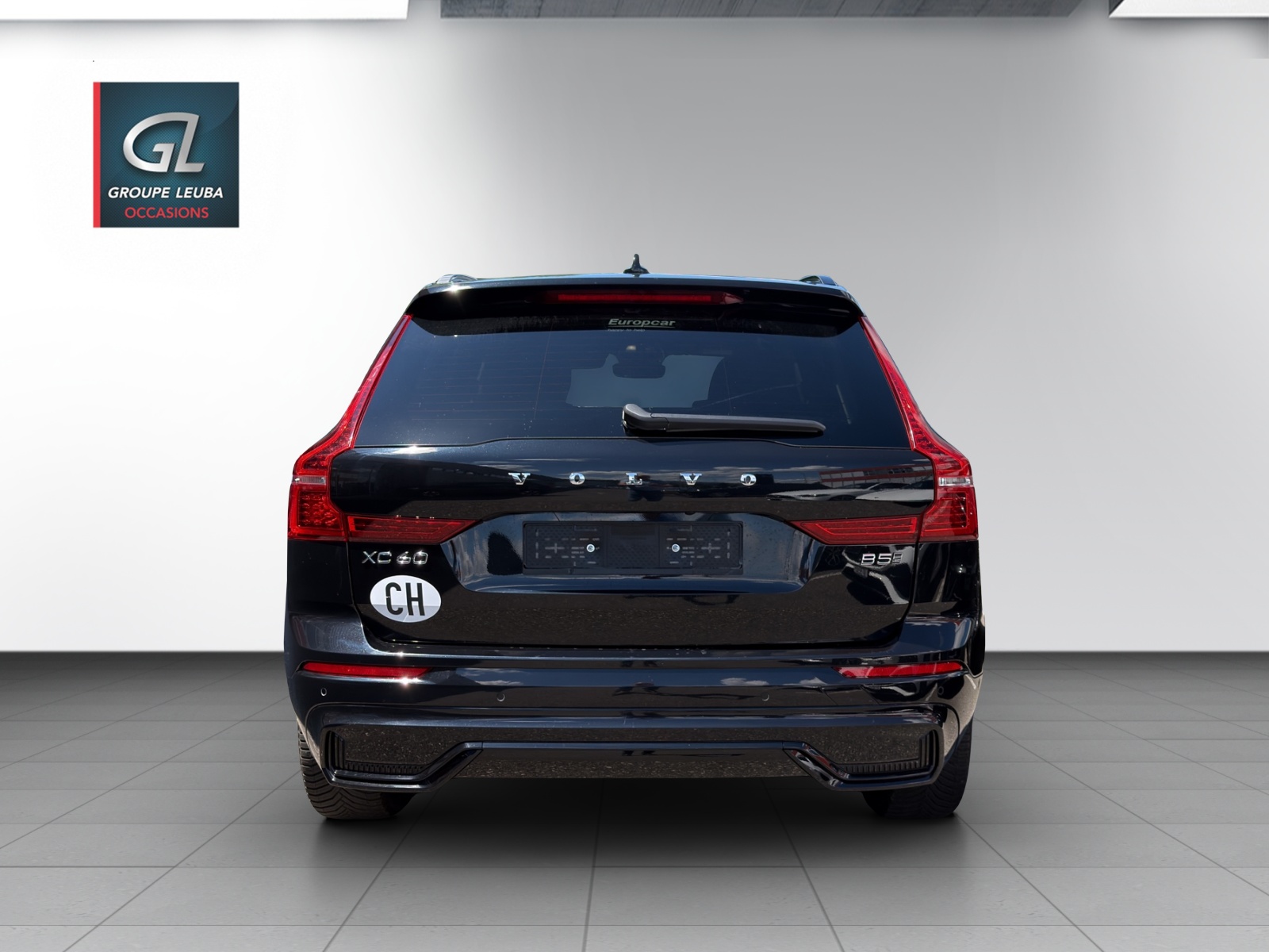 VOLVO XC60 B5 B AWD Plus Dark-showroom-element-3