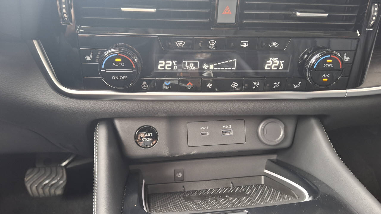 NISSAN X-Trail 1.5 VC-T Tekna+ e-4orce-image-13