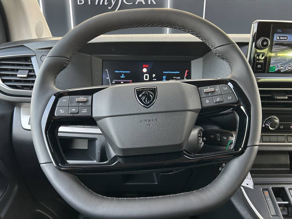 PEUGEOT Traveller 2.0 BlueHDi Business Standard EAT8-image-15