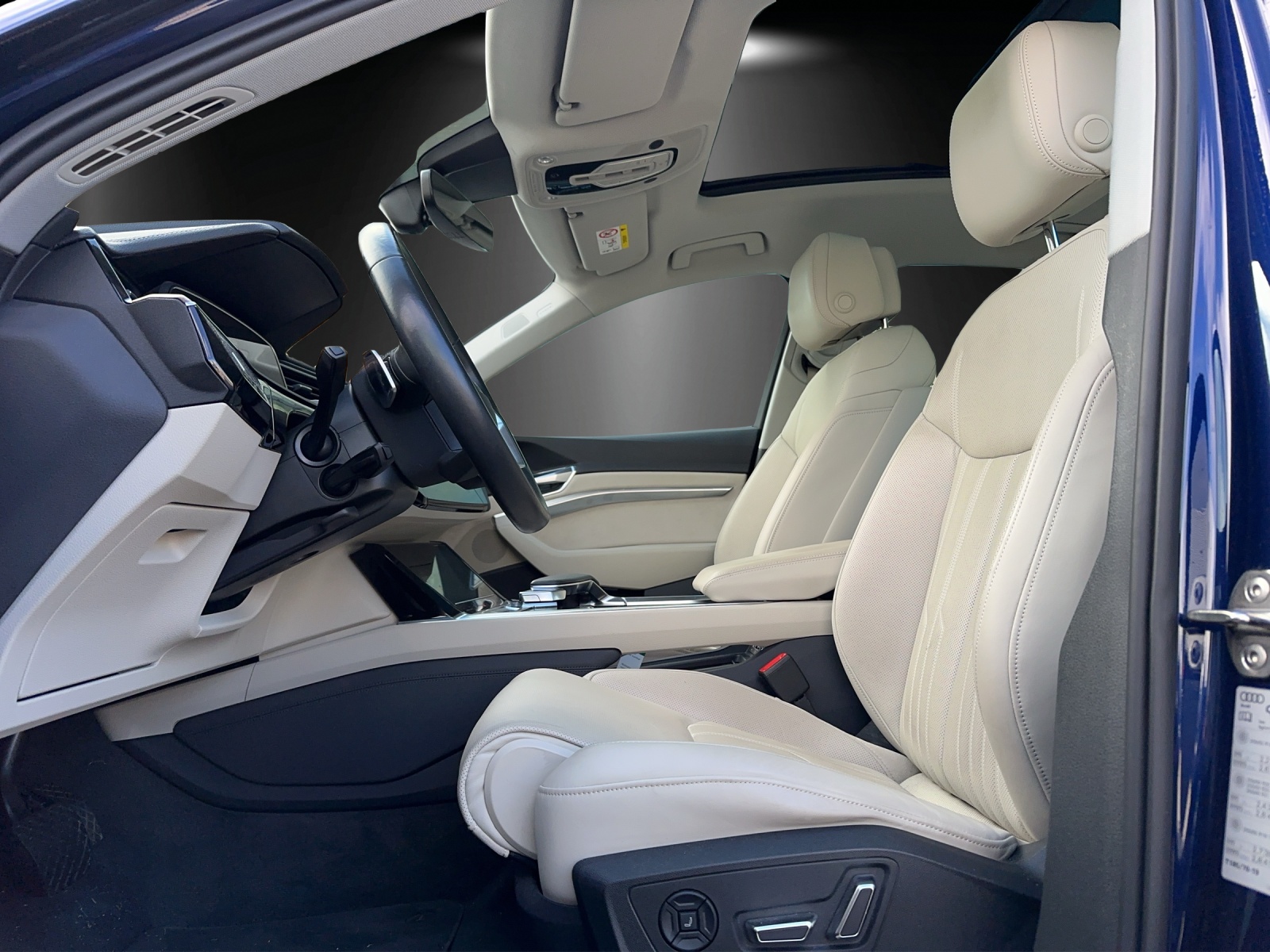 AUDI e-tron 55 Sportback S Line quattro-image-9
