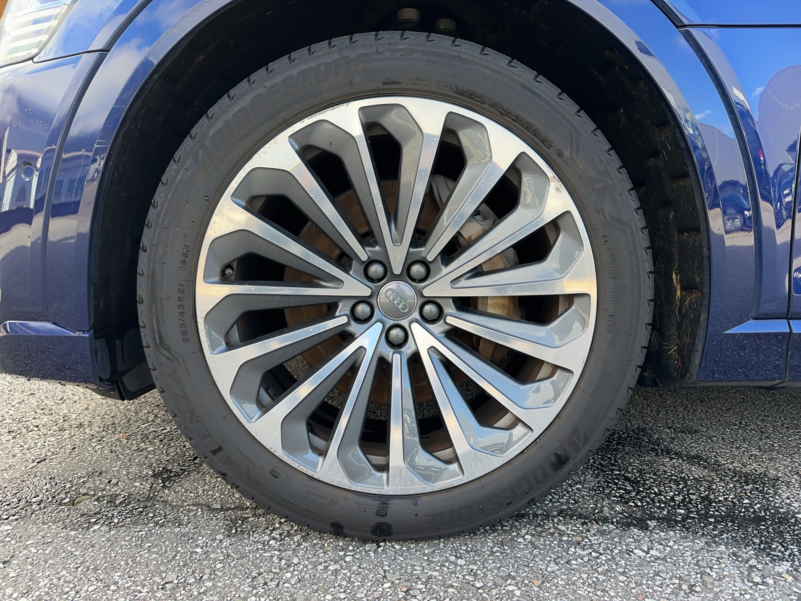 AUDI e-tron 55 Sportback S Line quattro-image-12