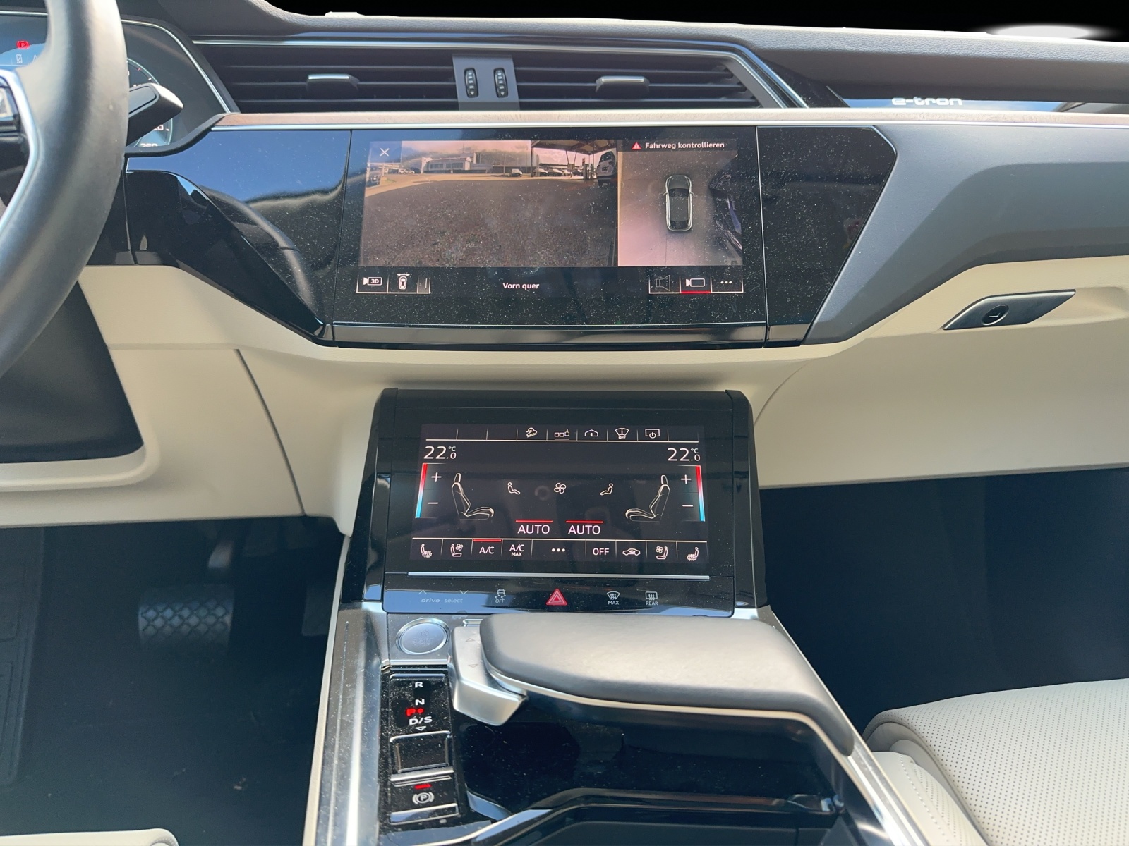 AUDI e-tron 55 Sportback S Line quattro-image-11