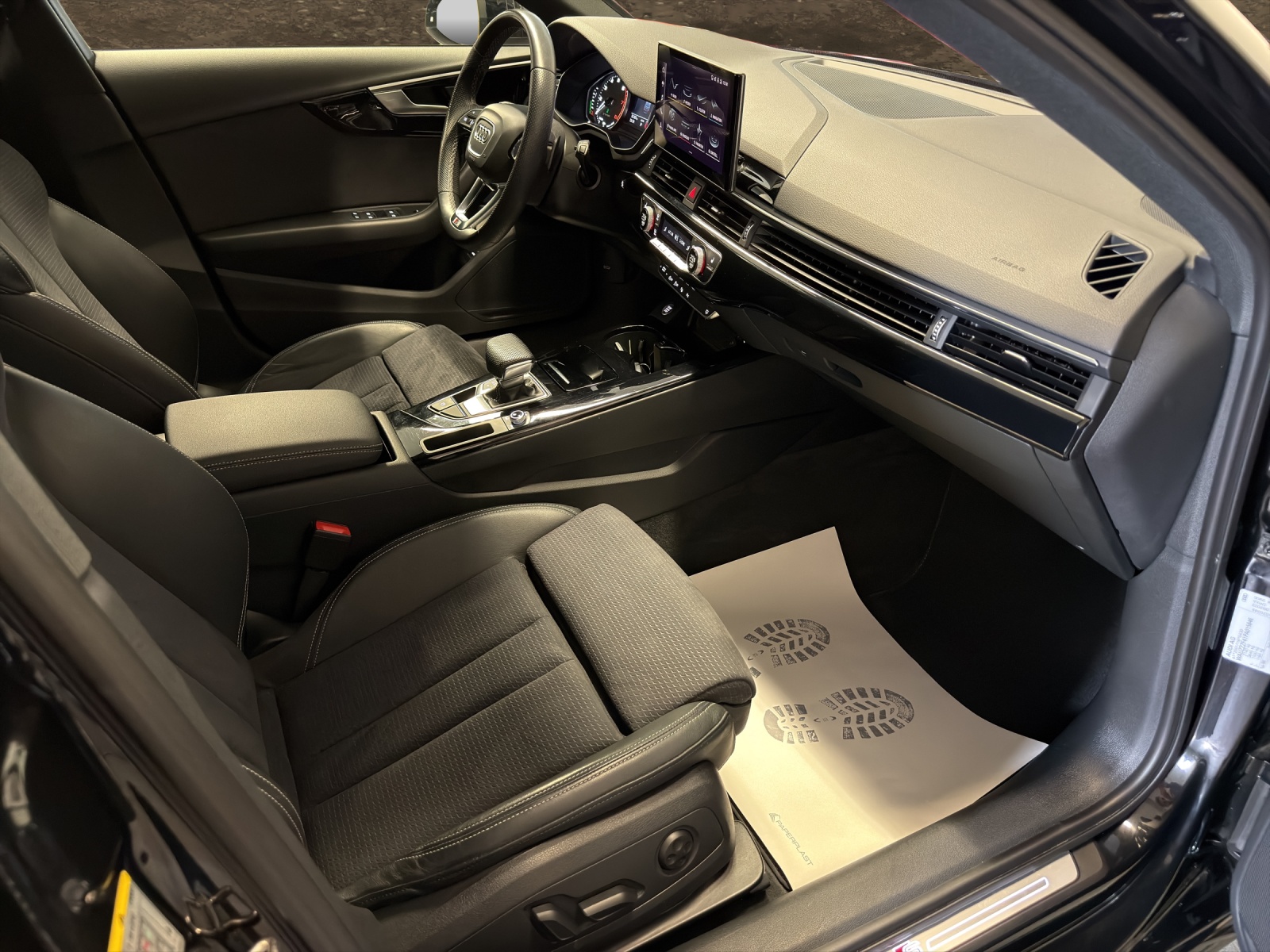 AUDI A4 Avant 40 S line G-tronic-image-12