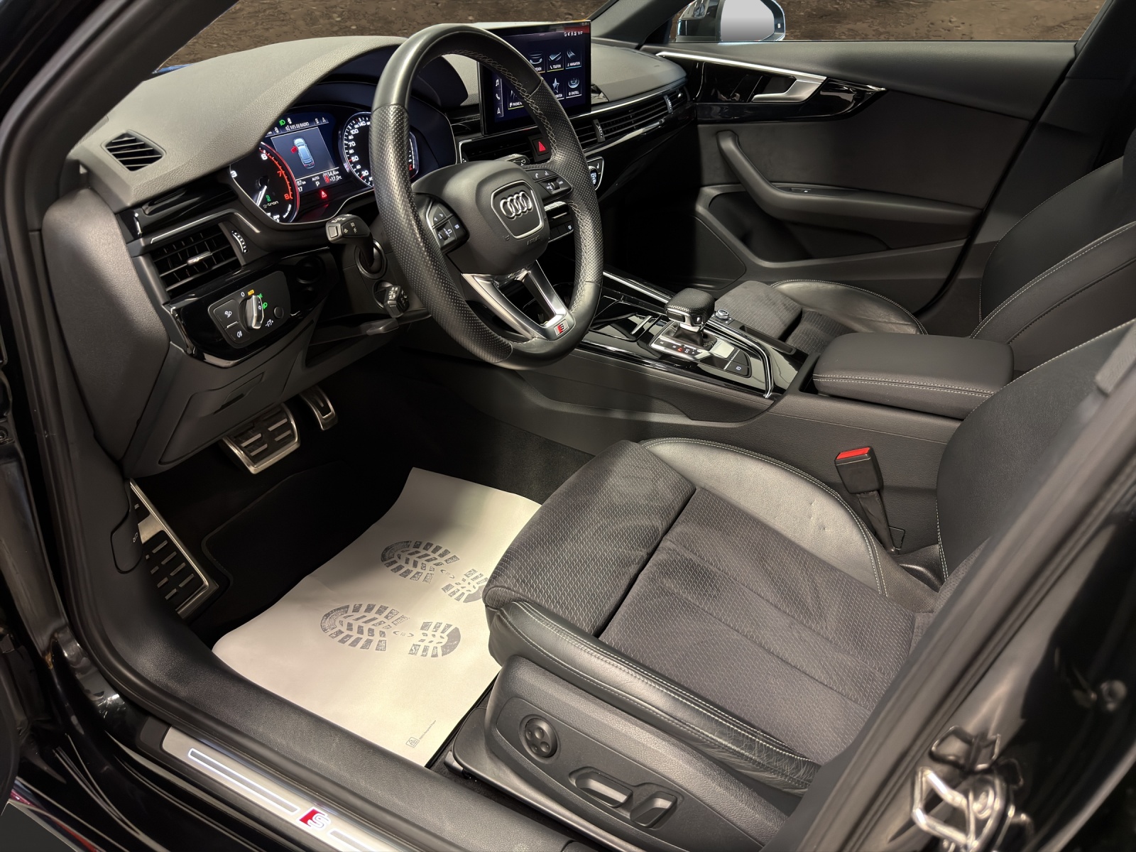 AUDI A4 Avant 40 S line G-tronic-image-10