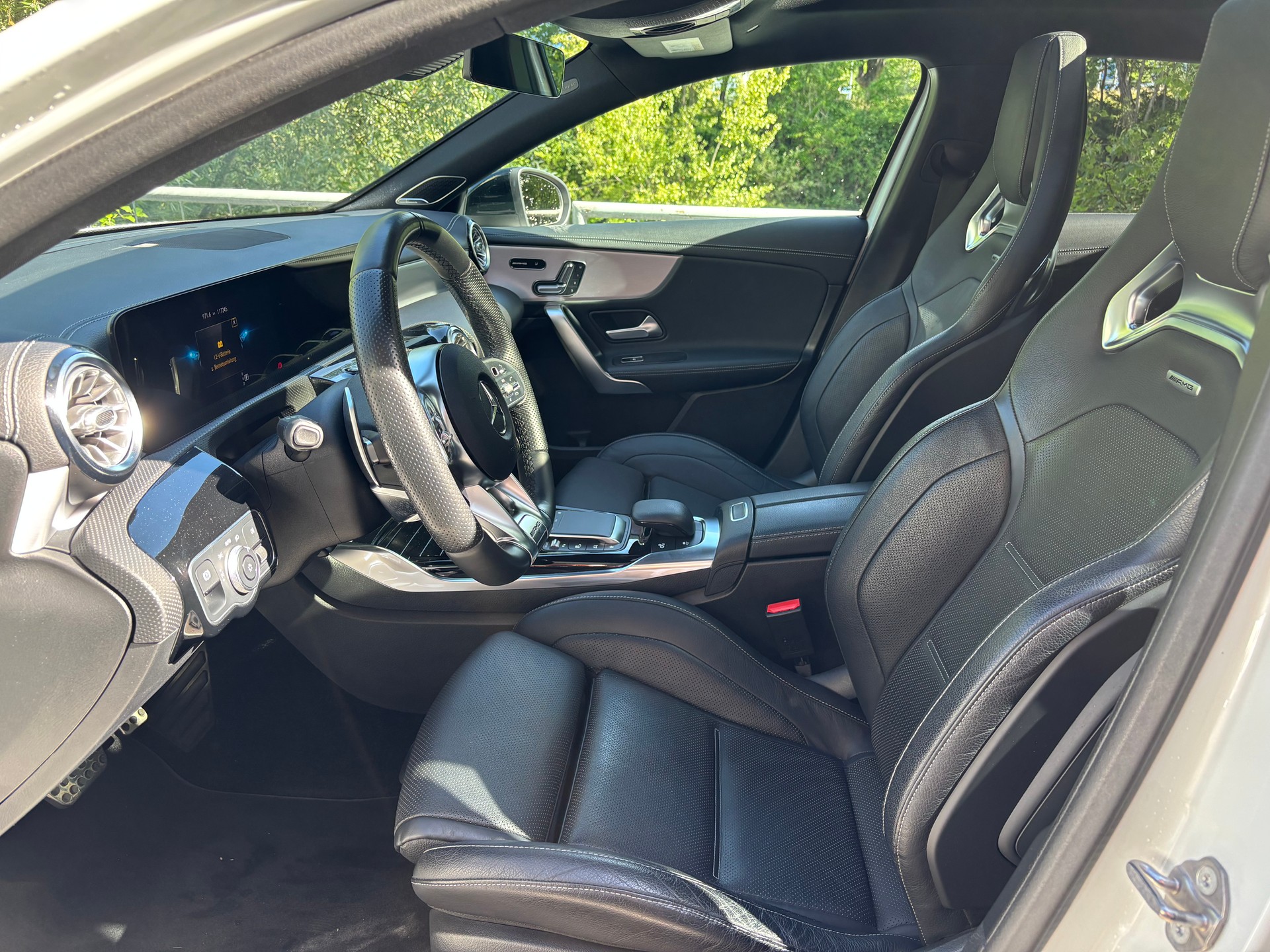MERCEDES-BENZ A 35 AMG 4Matic Edition 1 Speedshift-showroom-element-3