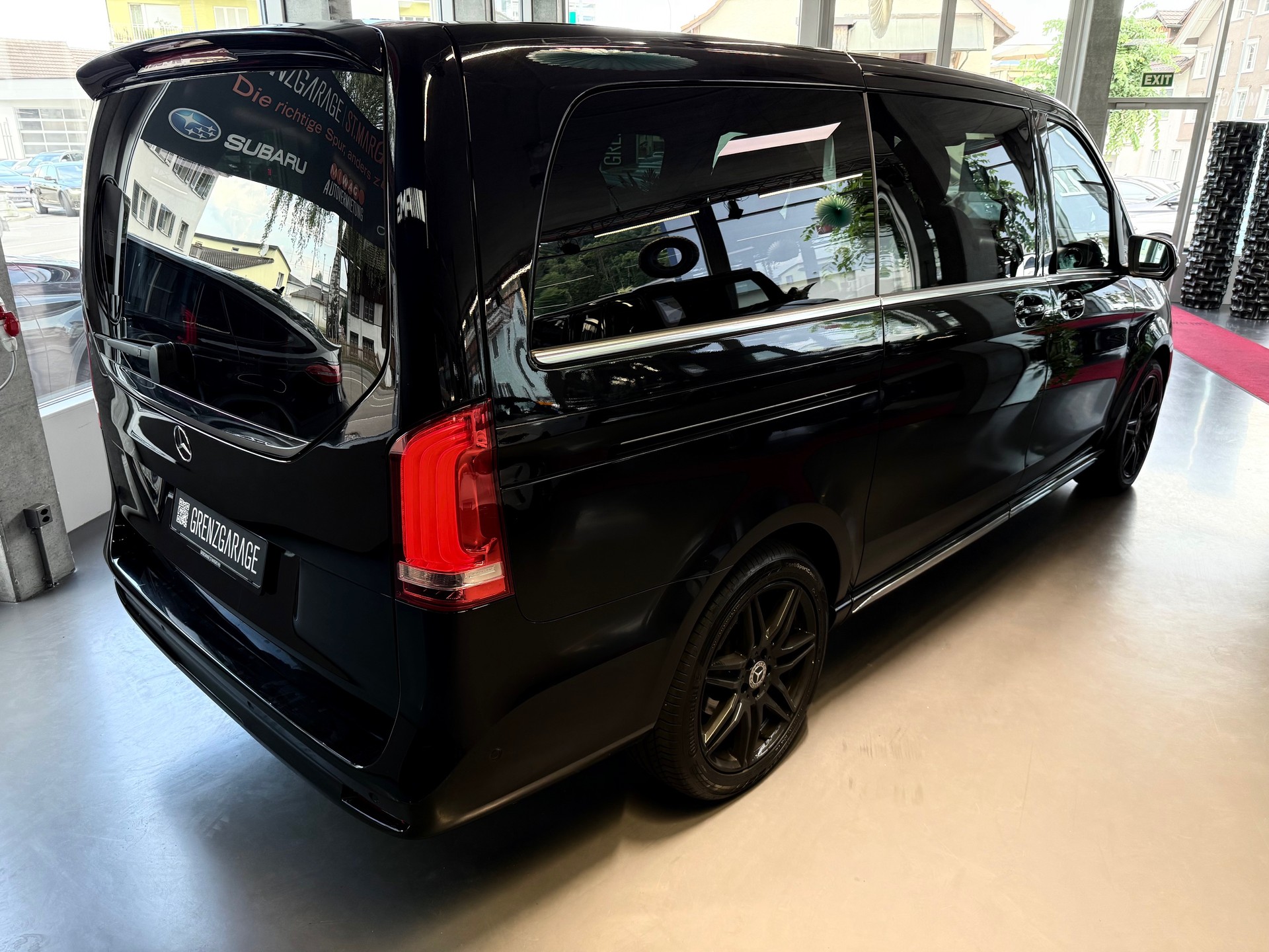 MERCEDES-BENZ V 300 d lang Exclusive 4Matic 9G-Tronic-image-4
