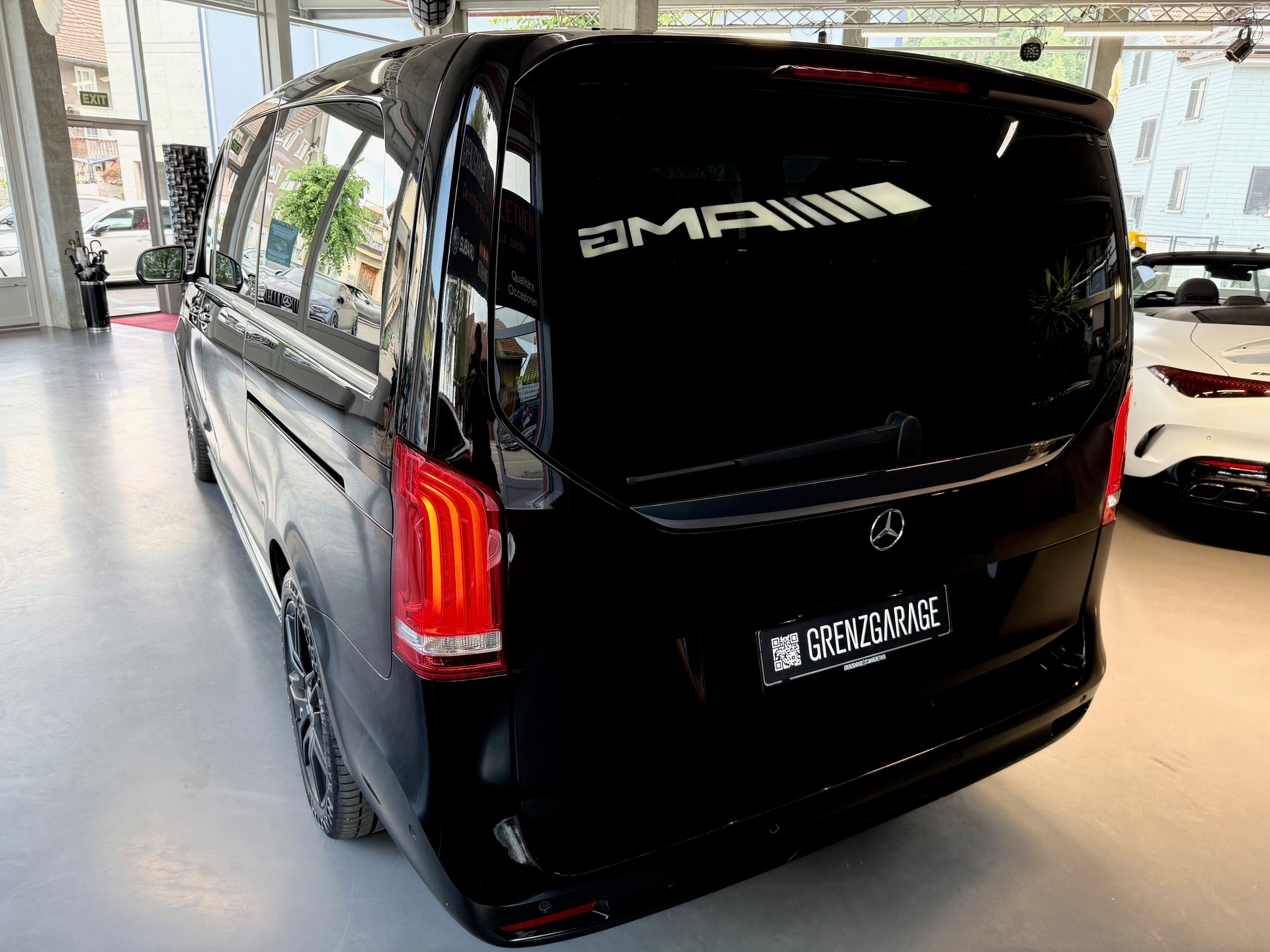 MERCEDES-BENZ V 300 d lang Exclusive 4Matic 9G-Tronic-showroom-element-3