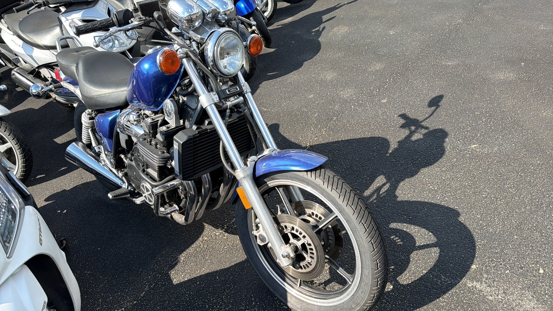 YAMAHA XJ 750 Maxim X-image-1