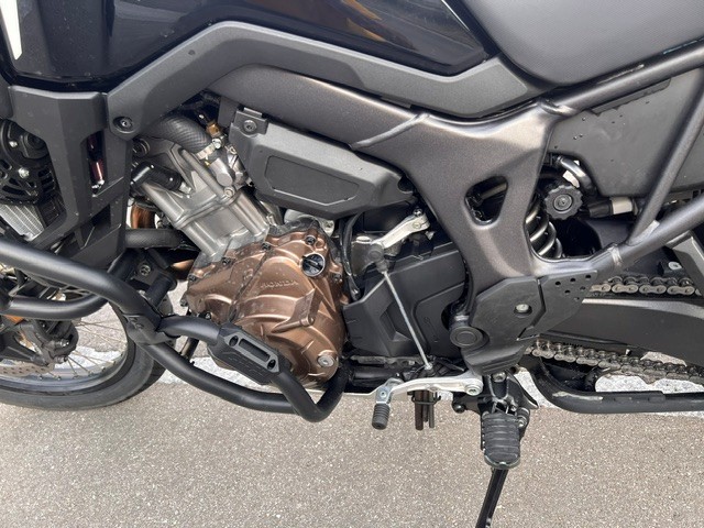 HONDA CRF 1000A Africa Twin-image-4