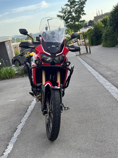 HONDA CRF 1000A Africa Twin-image-1