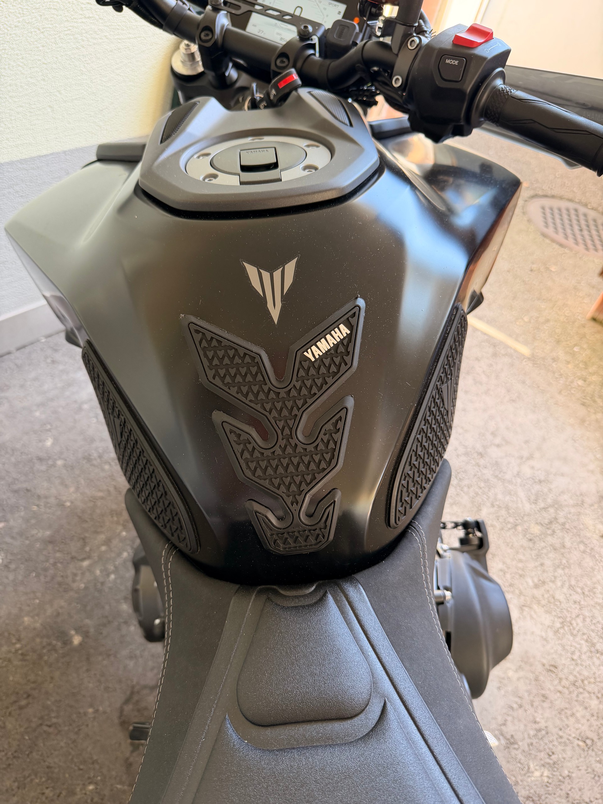 YAMAHA MT-09-image-4