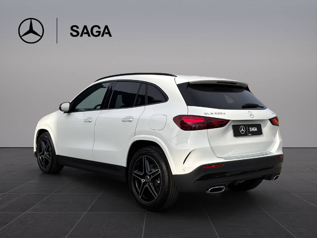MERCEDES-BENZ GLA 220 d Swiss Star AMG Line 4matic-showroom-element-3