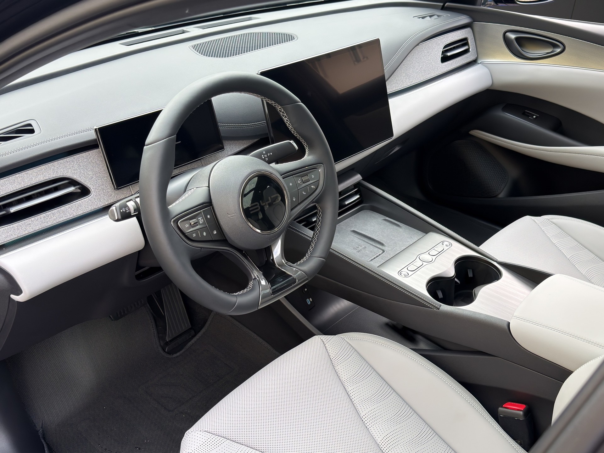 BYD Seal 6 DM-i Touring Comfort-image-7