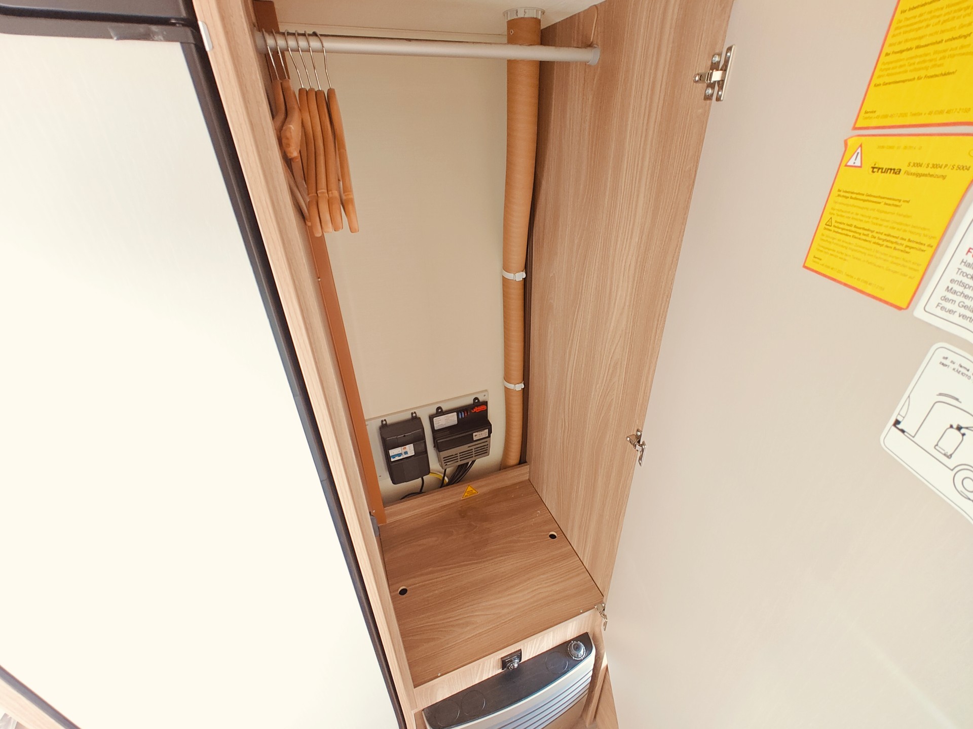BÜRSTNER Premio 495 TK -- Stockbett -- Markise & SET -- Luftvorzelt-image-21