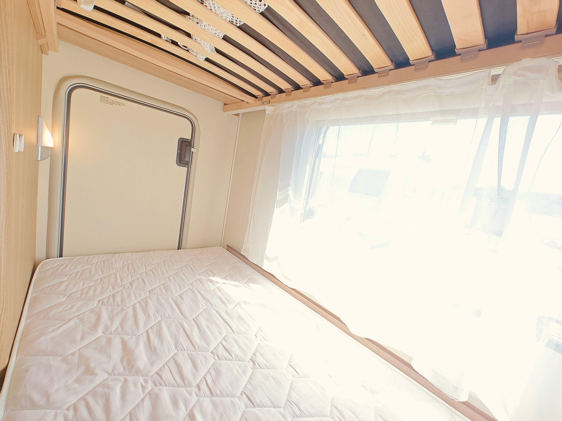 BÜRSTNER Premio 495 TK -- Stockbett -- Markise & SET -- Luftvorzelt-image-24