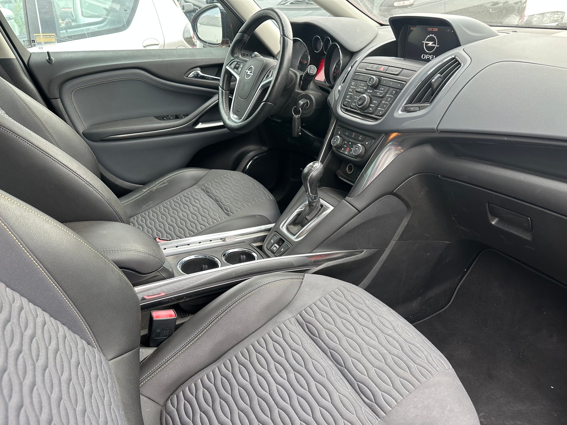 OPEL Zafira Tourer 2.0 CDTi Active Edition Automatic-image-14