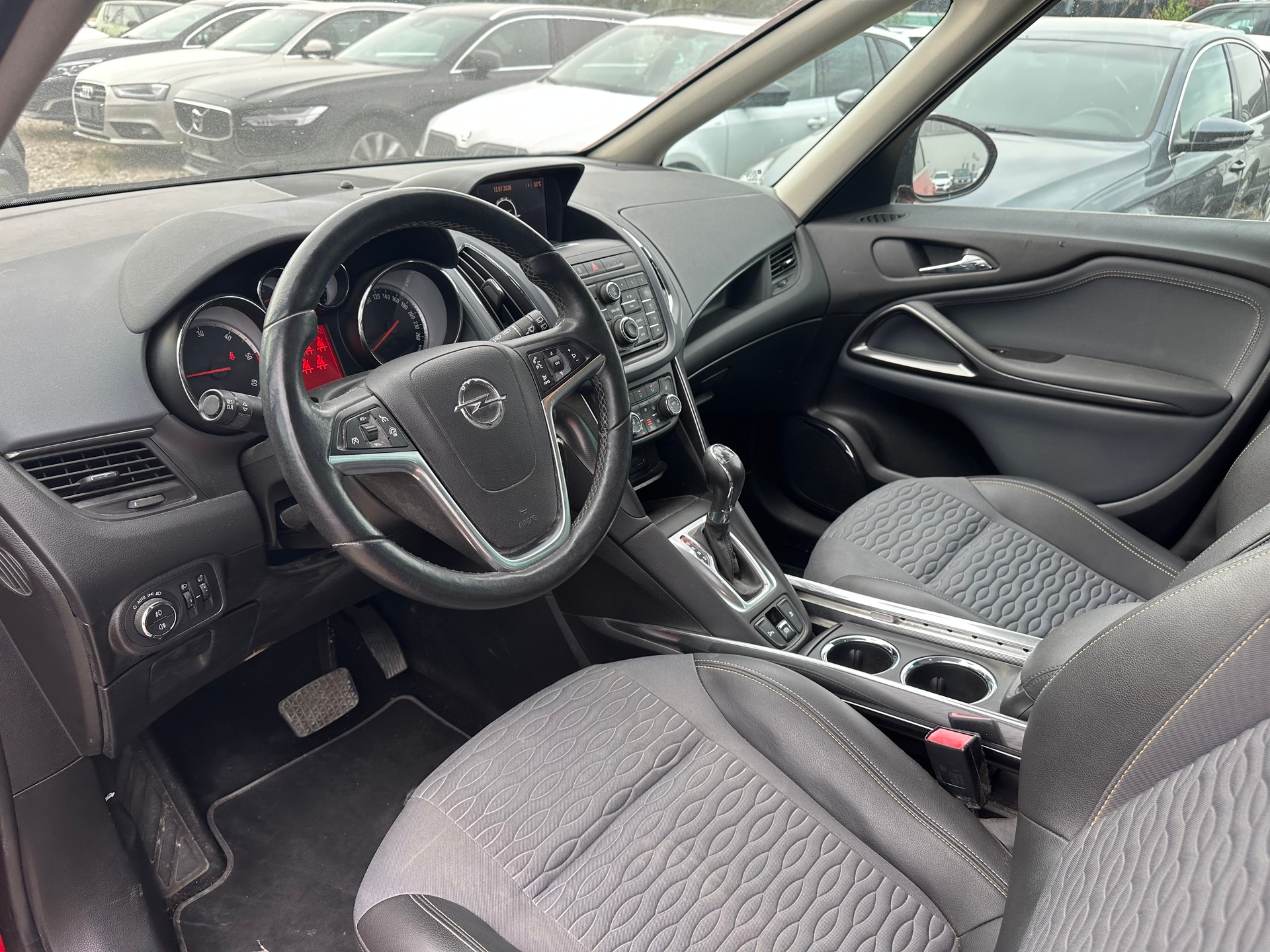OPEL Zafira Tourer 2.0 CDTi Active Edition Automatic-image-12