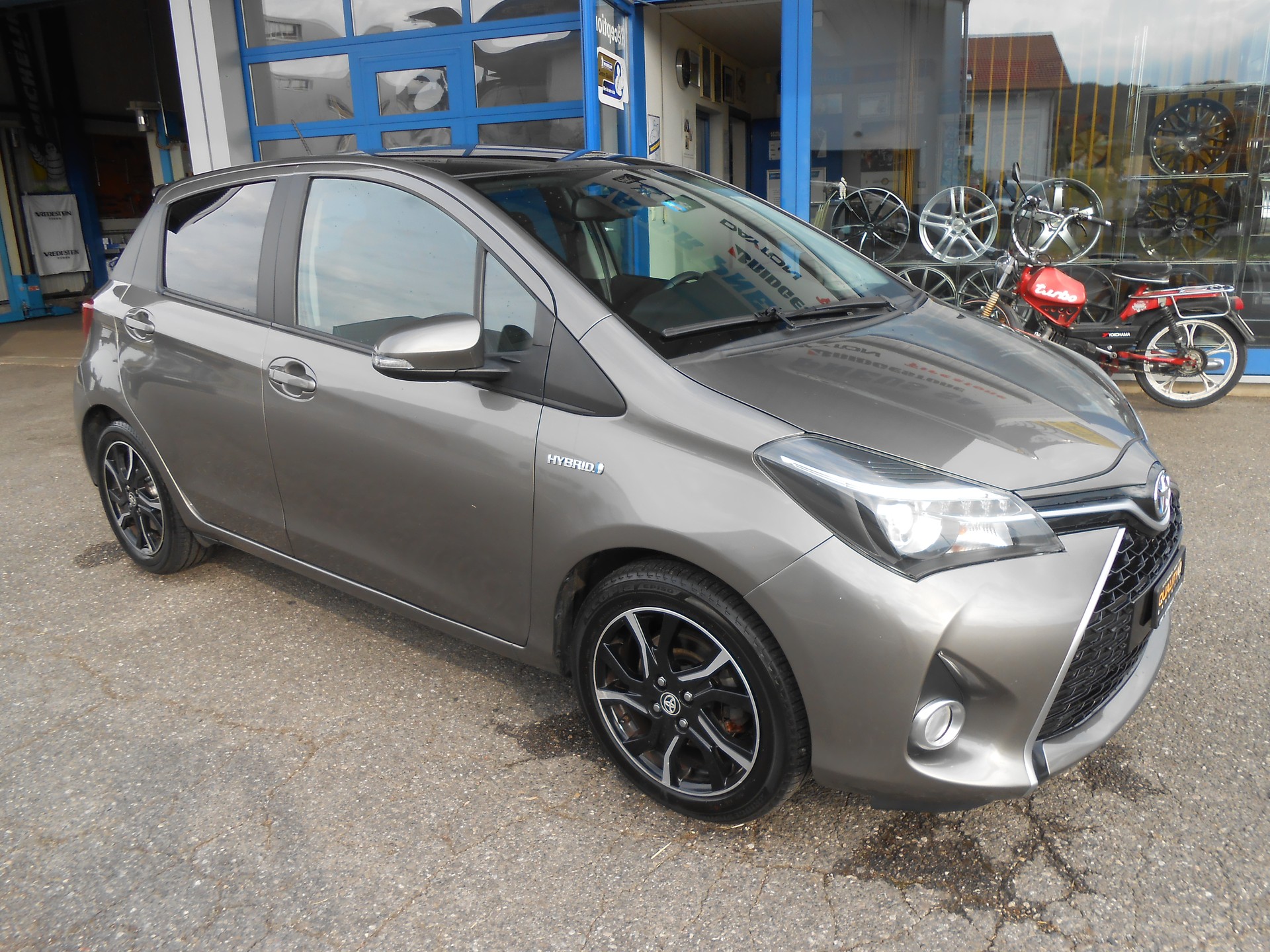 TOYOTA Yaris 1.5 VVT-i Hybrid Sol Premium e-CVT