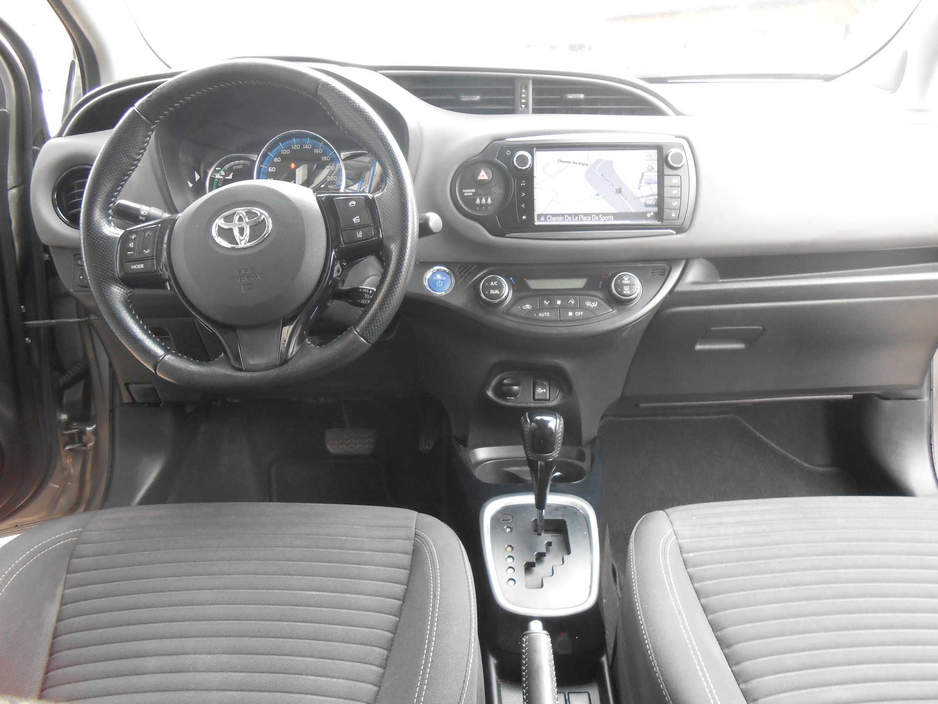 TOYOTA Yaris 1.5 VVT-i Hybrid Sol Premium e-CVT-image-10