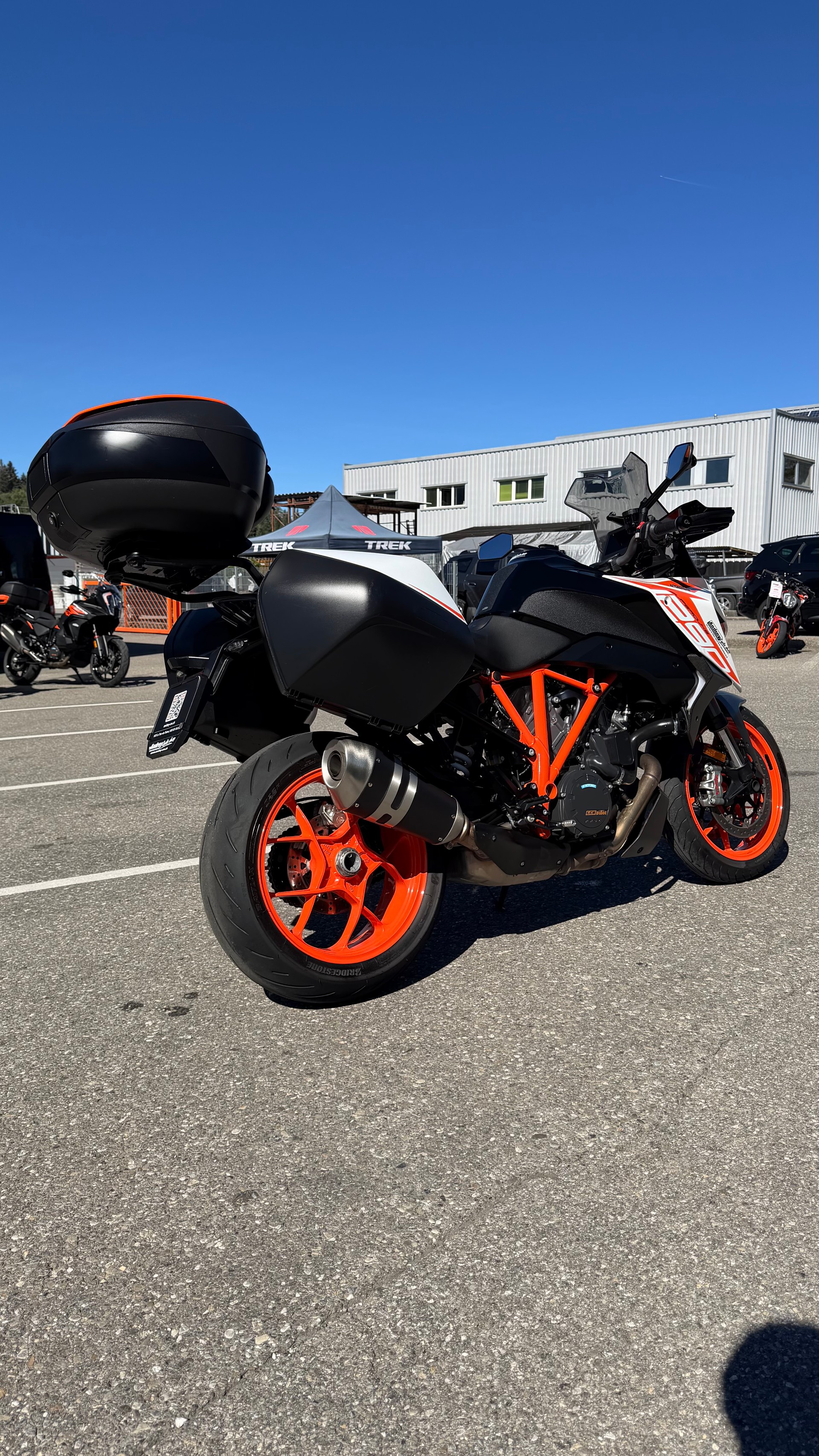 KTM 1290 Super Duke GT-image-2