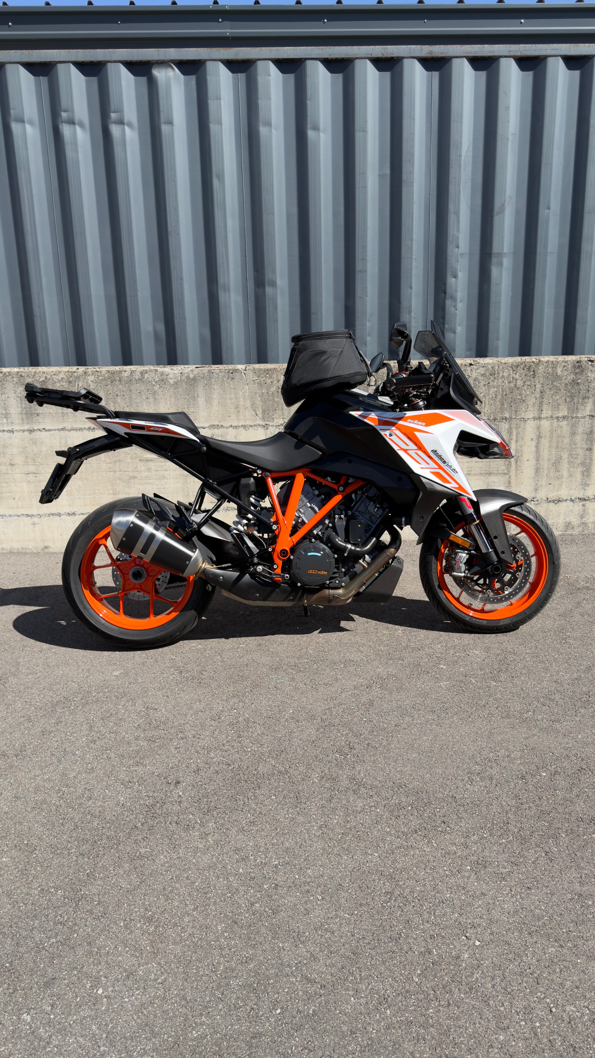 KTM 1290 Super Duke GT-image-1