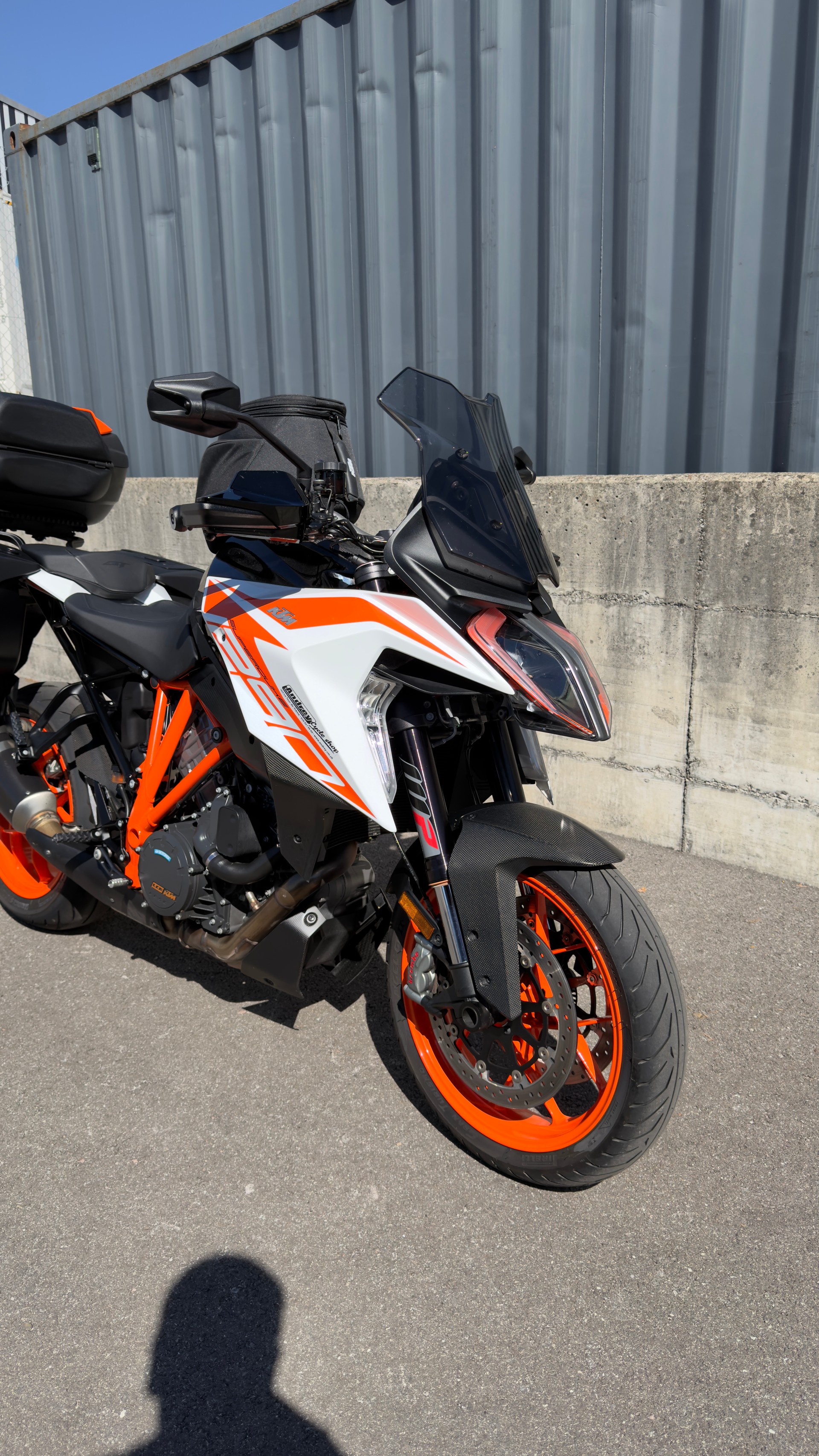 KTM 1290 Super Duke GT-image-2