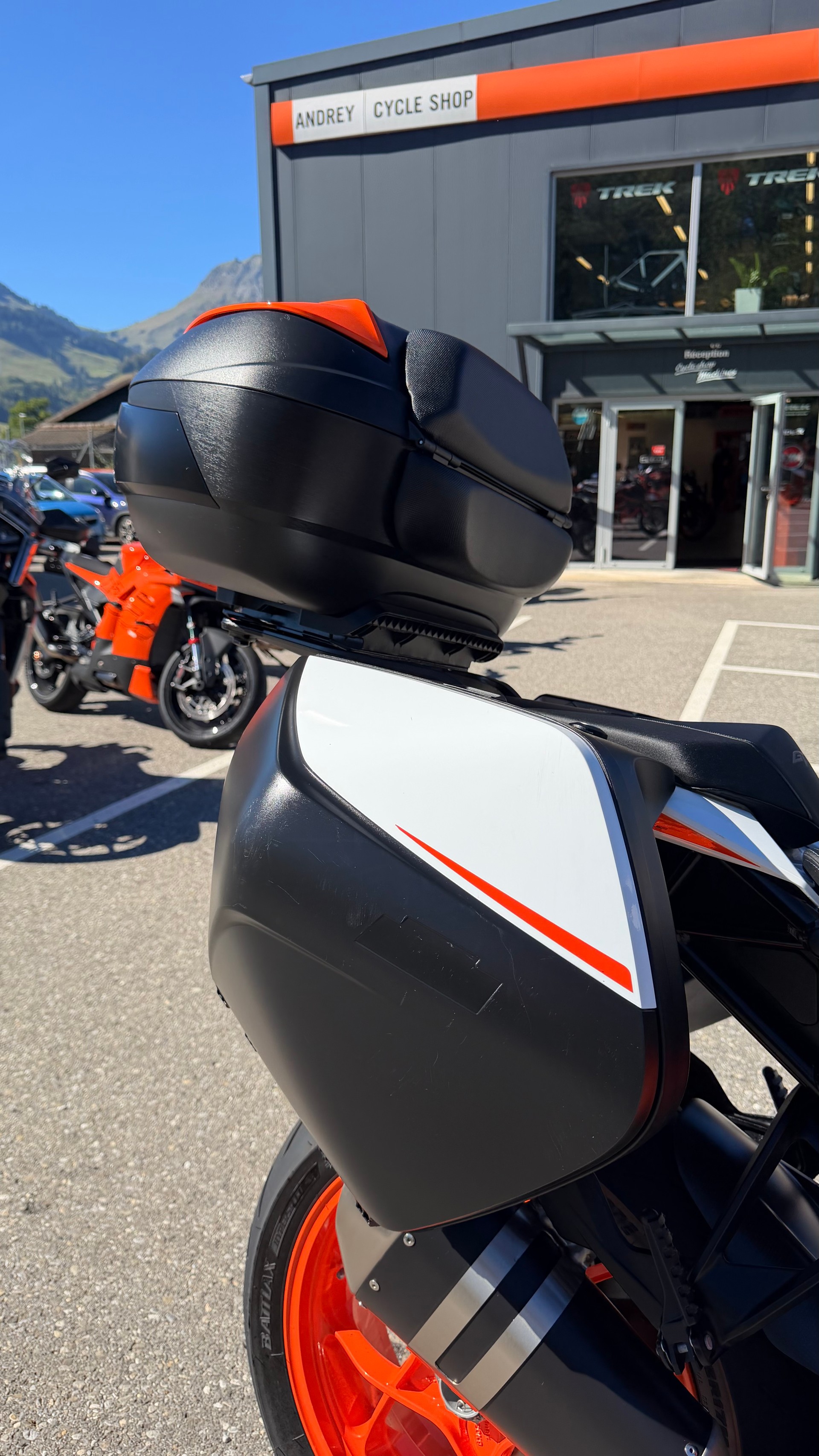 KTM 1290 Super Duke GT-image-8