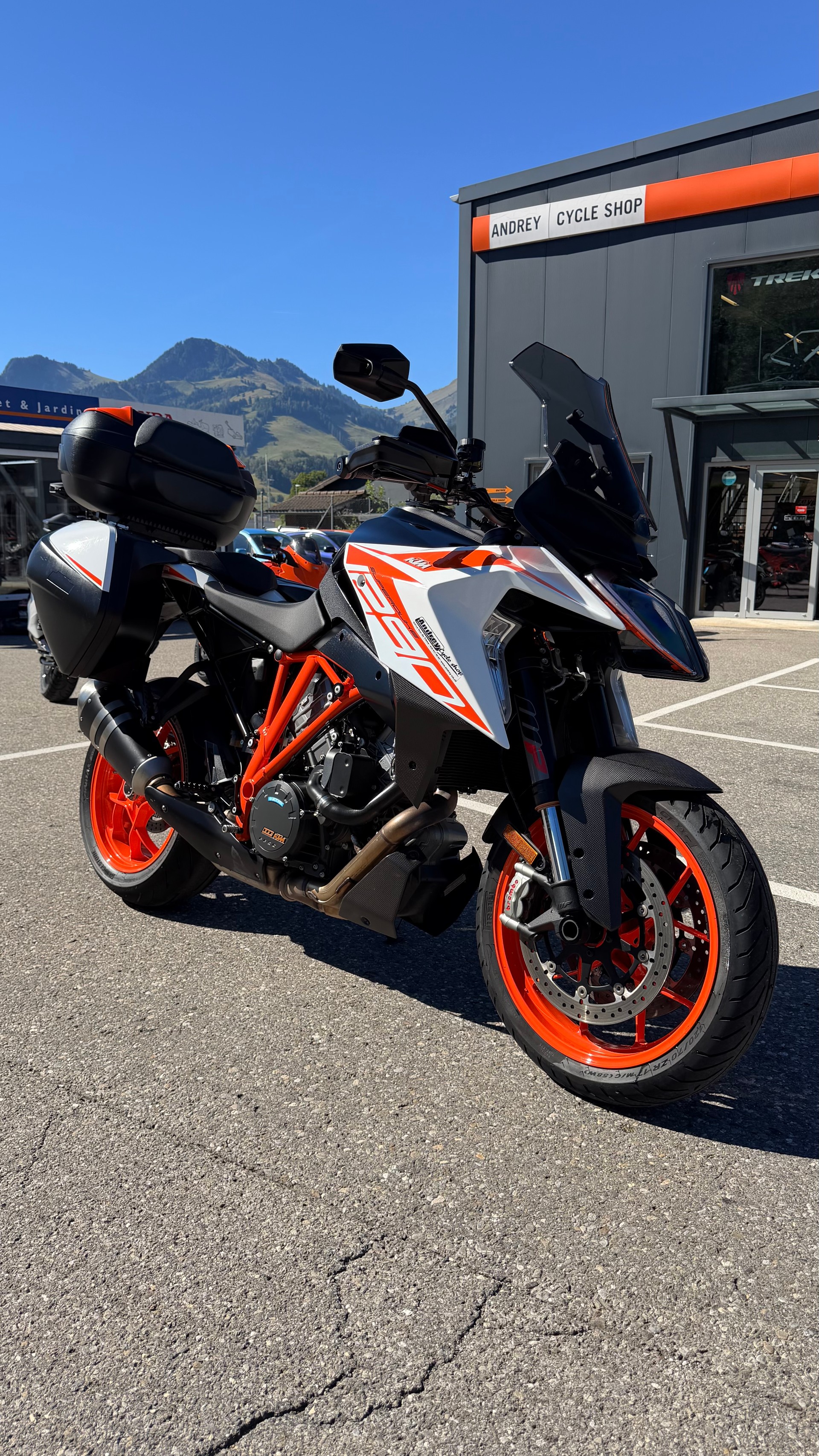 KTM 1290 Super Duke GT-image-0