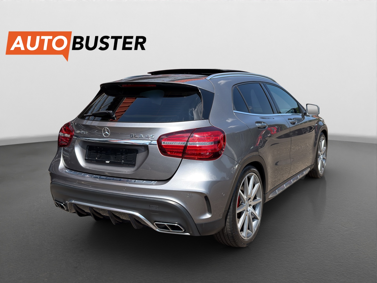 MERCEDES-BENZ GLA 45 AMG 4Matic 7G-DCT-image-4
