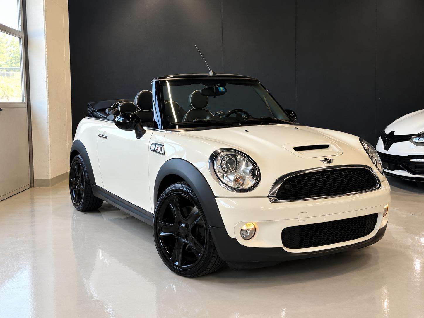 MINI Cooper S Cabriolet Steptronic-image-2