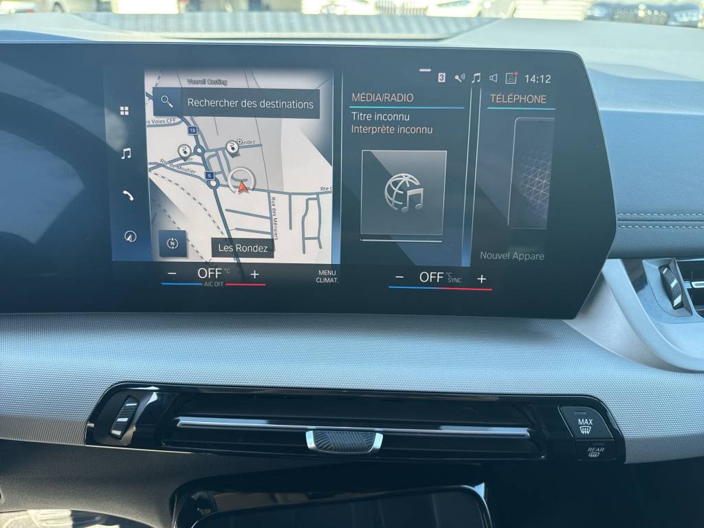 BMW 225e xDrive Active Tourer-image-11