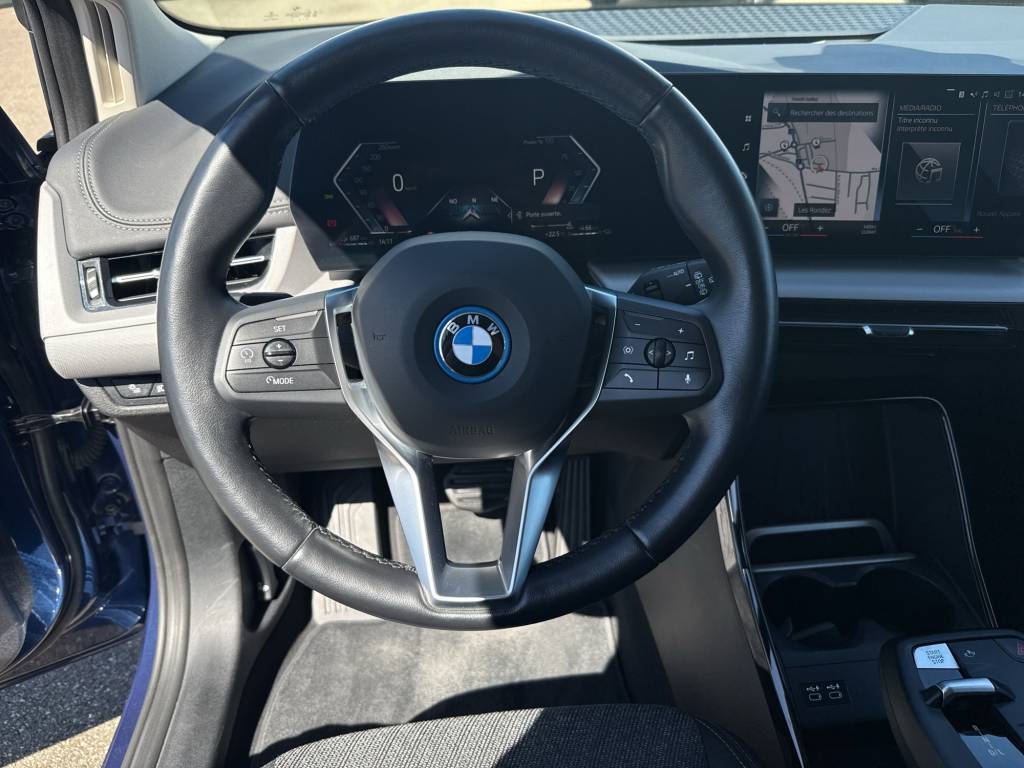 BMW 225e xDrive Active Tourer-image-12