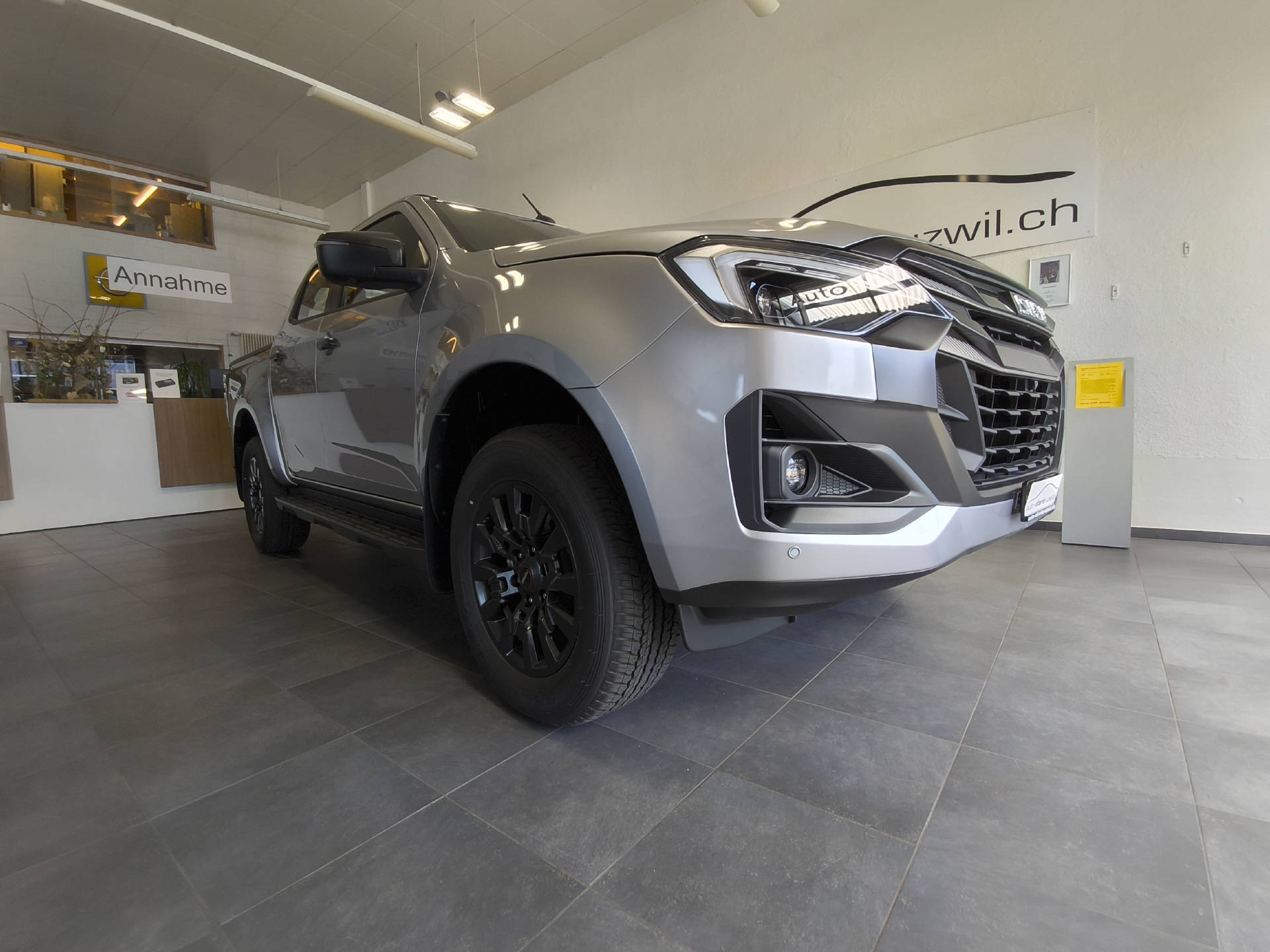 ISUZU D- Max Nitro Sport 2.2 Liter-showroom-element-1