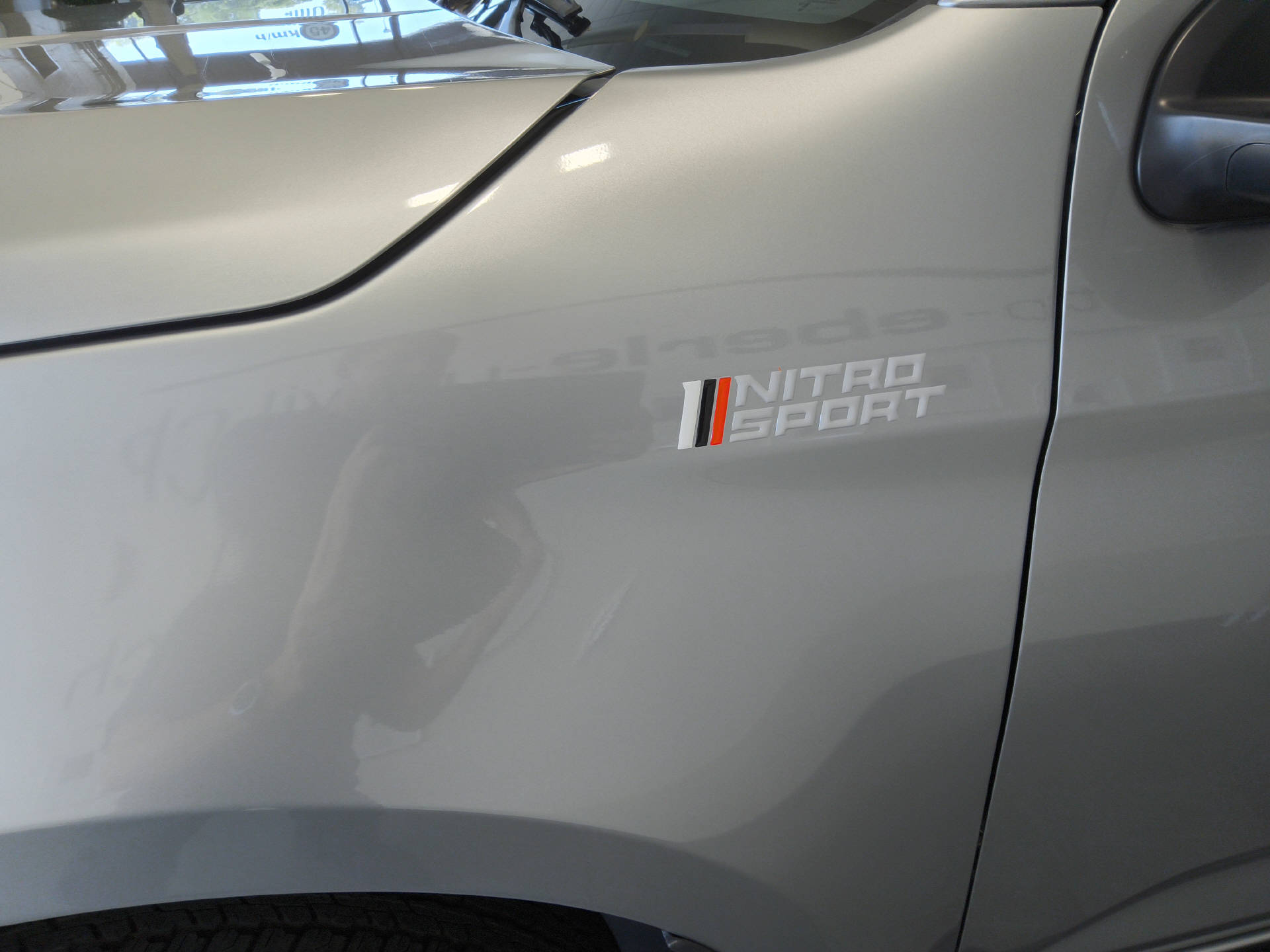 ISUZU D- Max Nitro Sport 2.2 Liter-image-9