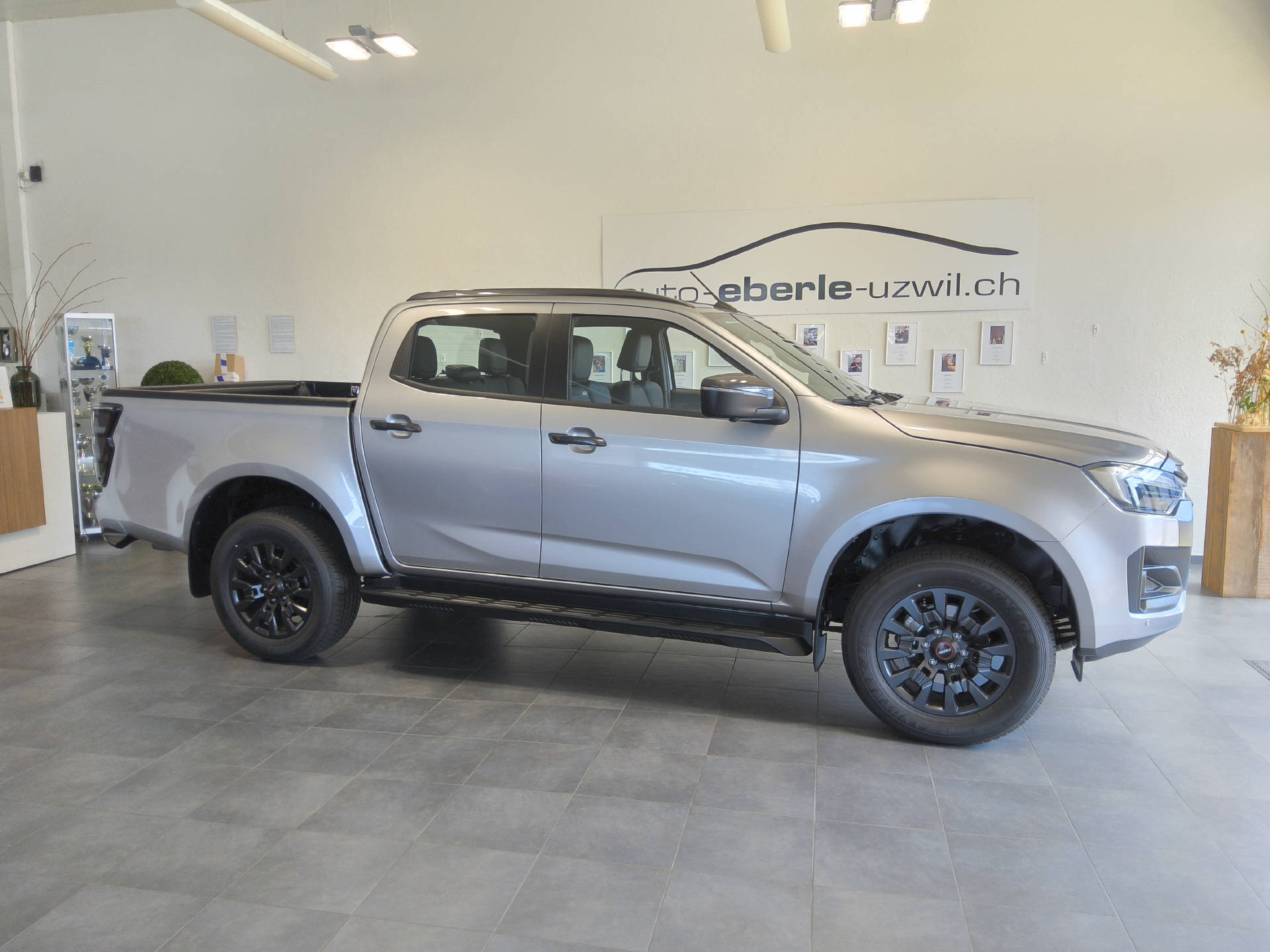 ISUZU D- Max Nitro Sport 2.2 Liter-showroom-element-2