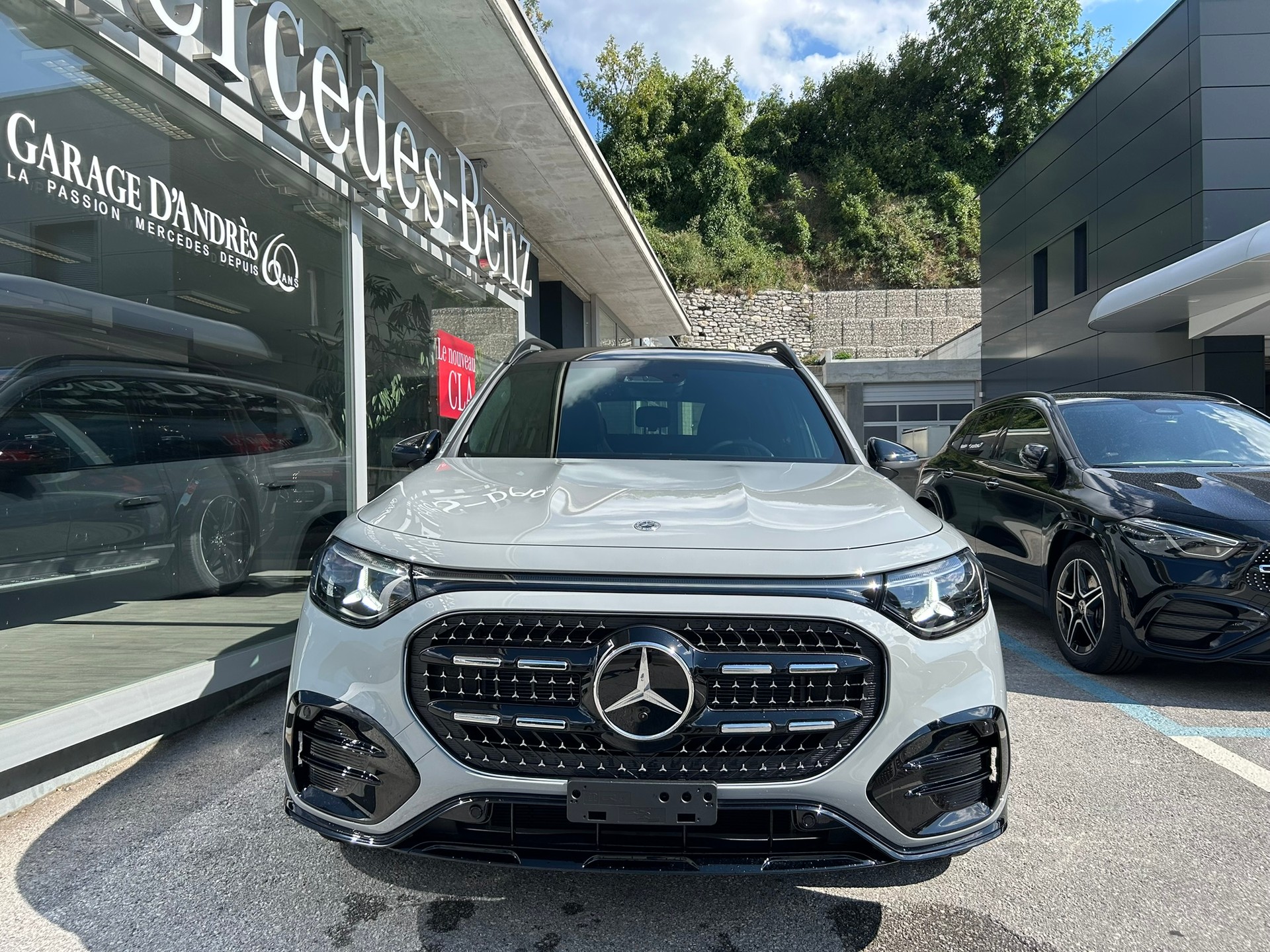 MERCEDES-BENZ GLB 220 4Matic AMG Line 8G-Tronic-showroom-element-1