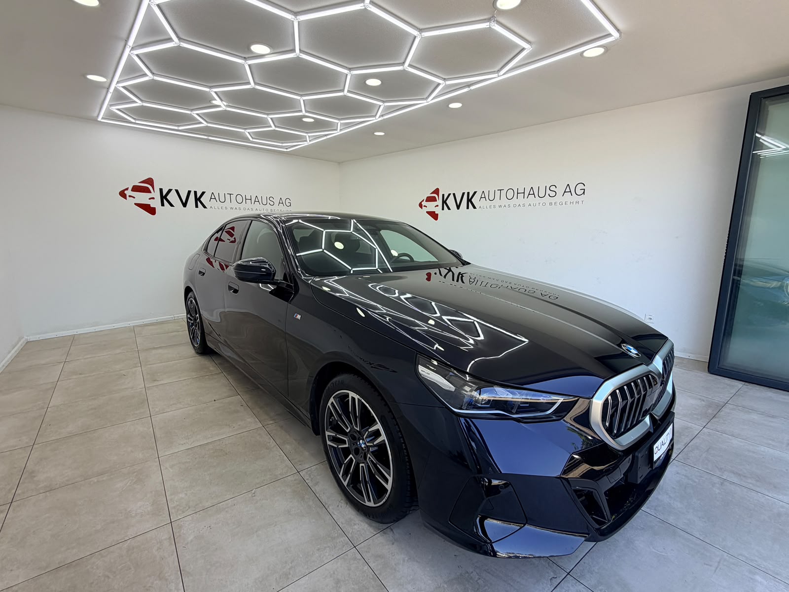 BMW 520i 48V M Sport Steptronic | Panorama | Vollausstattung | Garantie |-image-4