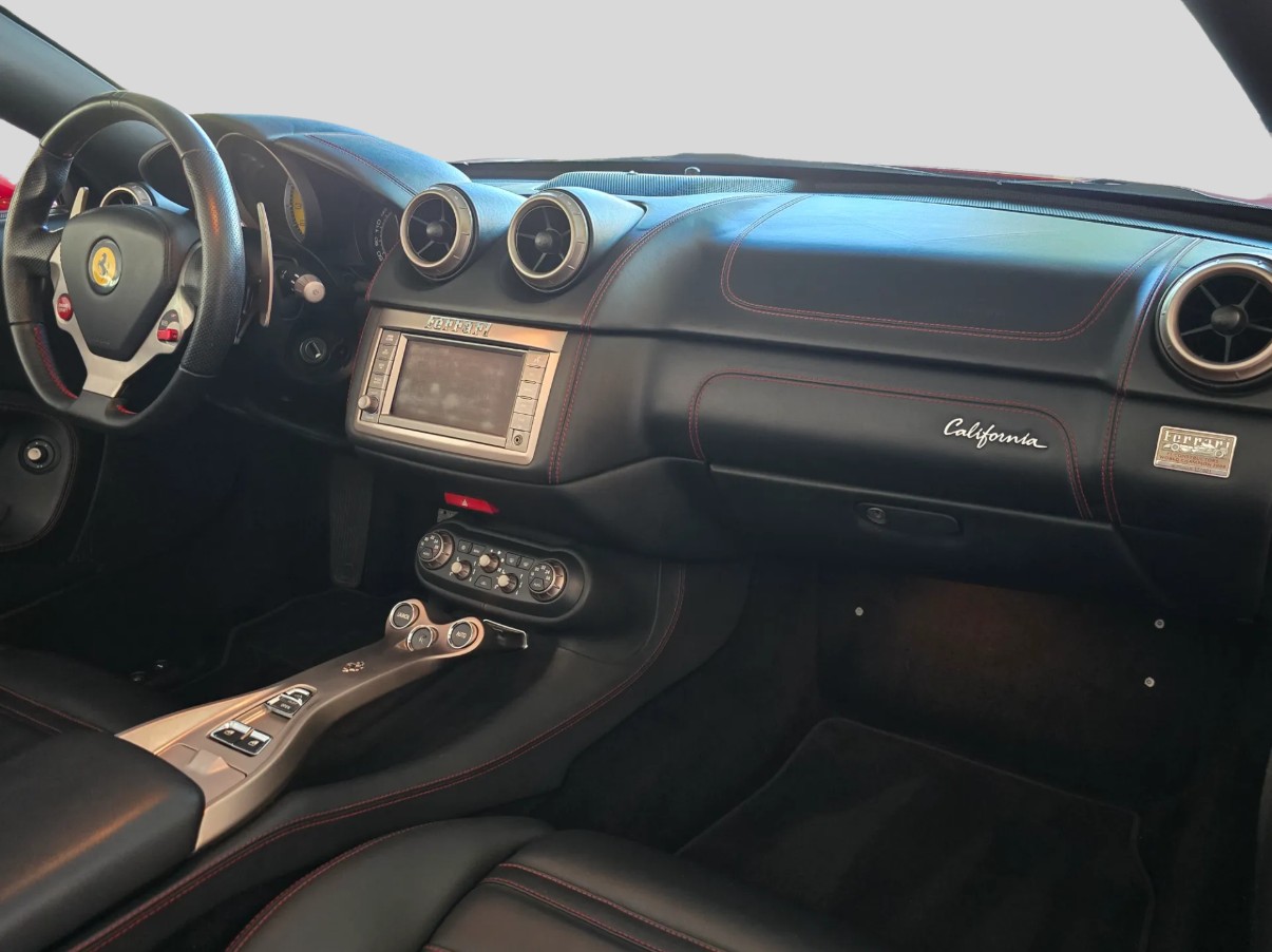 FERRARI California 4.3 V8-image-13