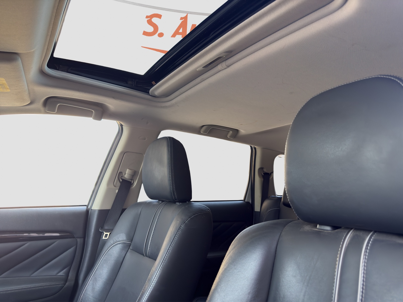 MITSUBISHI Outlander 2.0 PHEV Diamond Annivers. 4WD Automatic-image-12