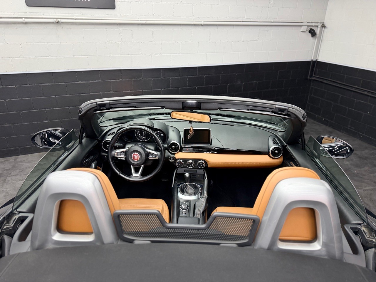 FIAT 124 Spider 1.4 TB Lusso | Rückfahrkamera | Cabrio - ideales Sommerfahrzeug aus 1. Hand-image-14