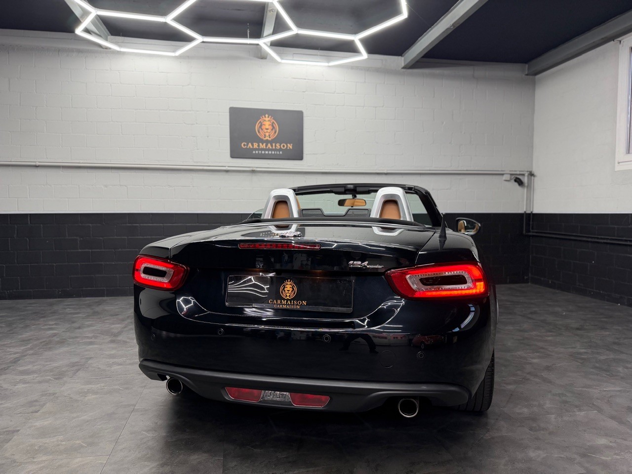 FIAT 124 Spider 1.4 TB Lusso | Rückfahrkamera | Cabrio - ideales Sommerfahrzeug aus 1. Hand-image-7