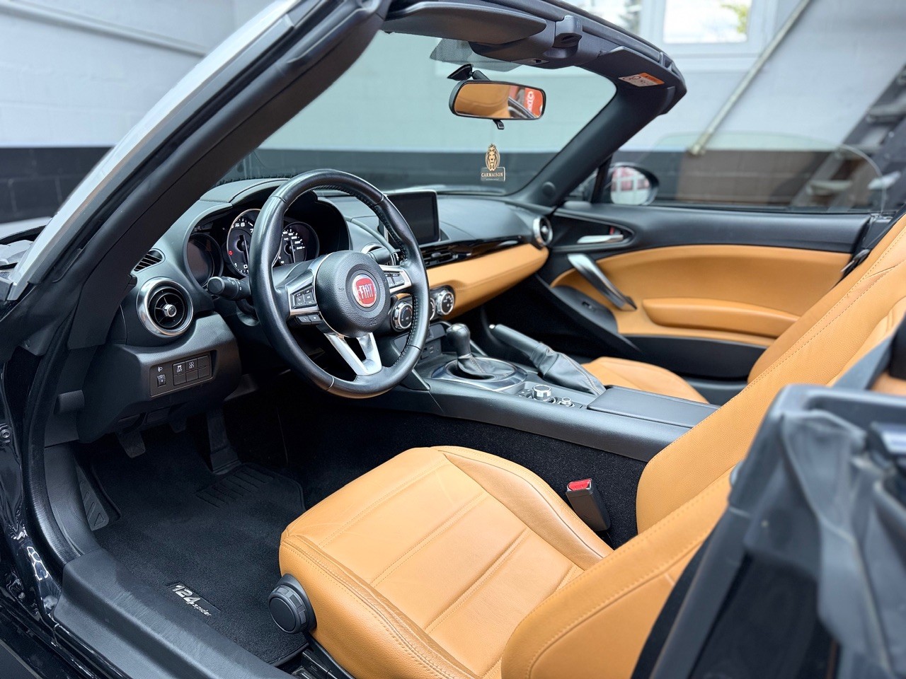 FIAT 124 Spider 1.4 TB Lusso | Rückfahrkamera | Cabrio - ideales Sommerfahrzeug aus 1. Hand-image-12