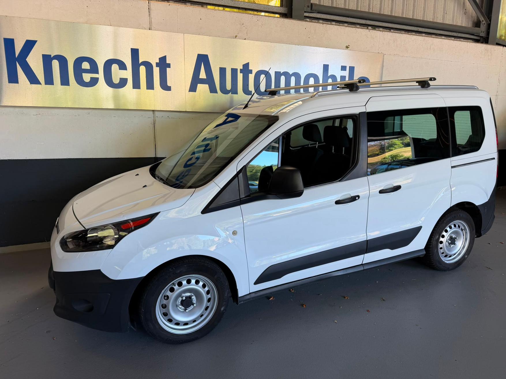 FORD Transit Connect Kombi 220 L1 1.5 TDCi 100 5,Plätzer Ambiente-showroom-element-1