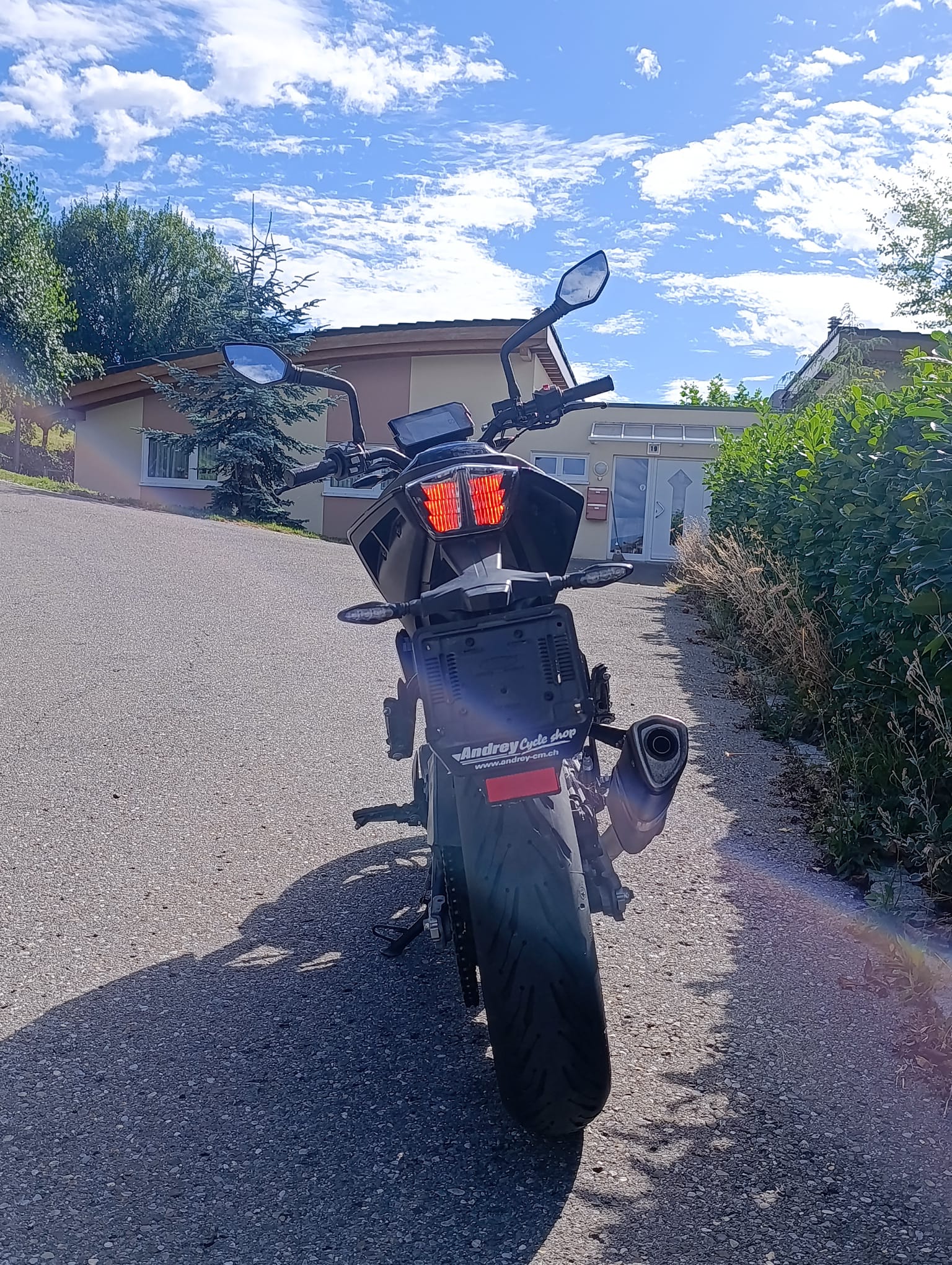 KTM 125 Duke-image-2
