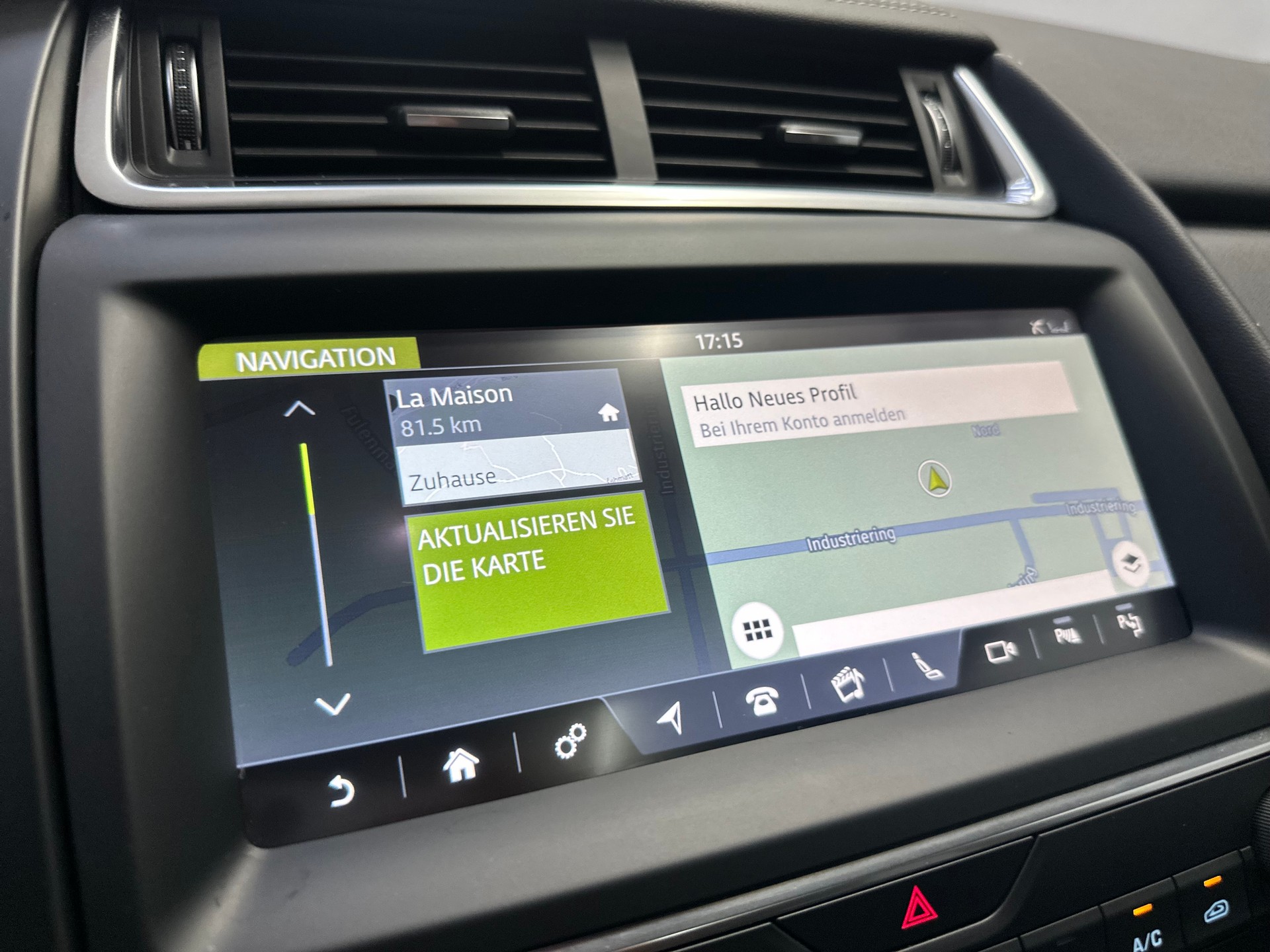 JAGUAR E-Pace 2.0 P250 R-Dynamic SE AWD Automatik-image-17